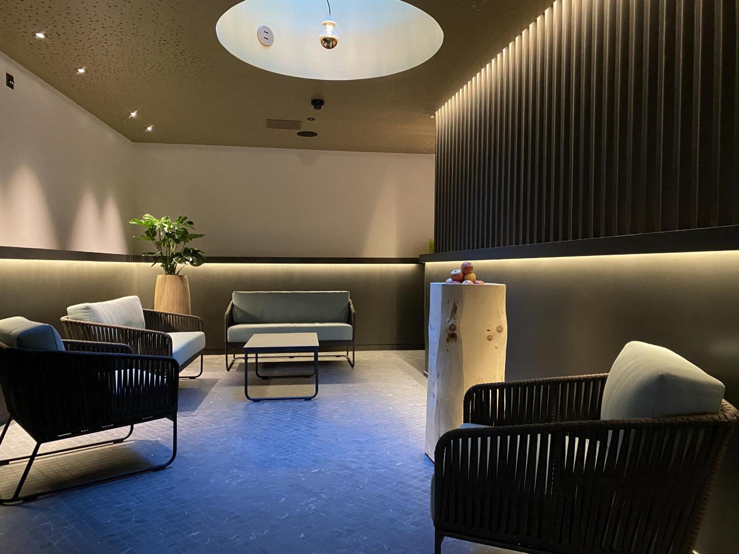 Apartment with hotel spa and pool