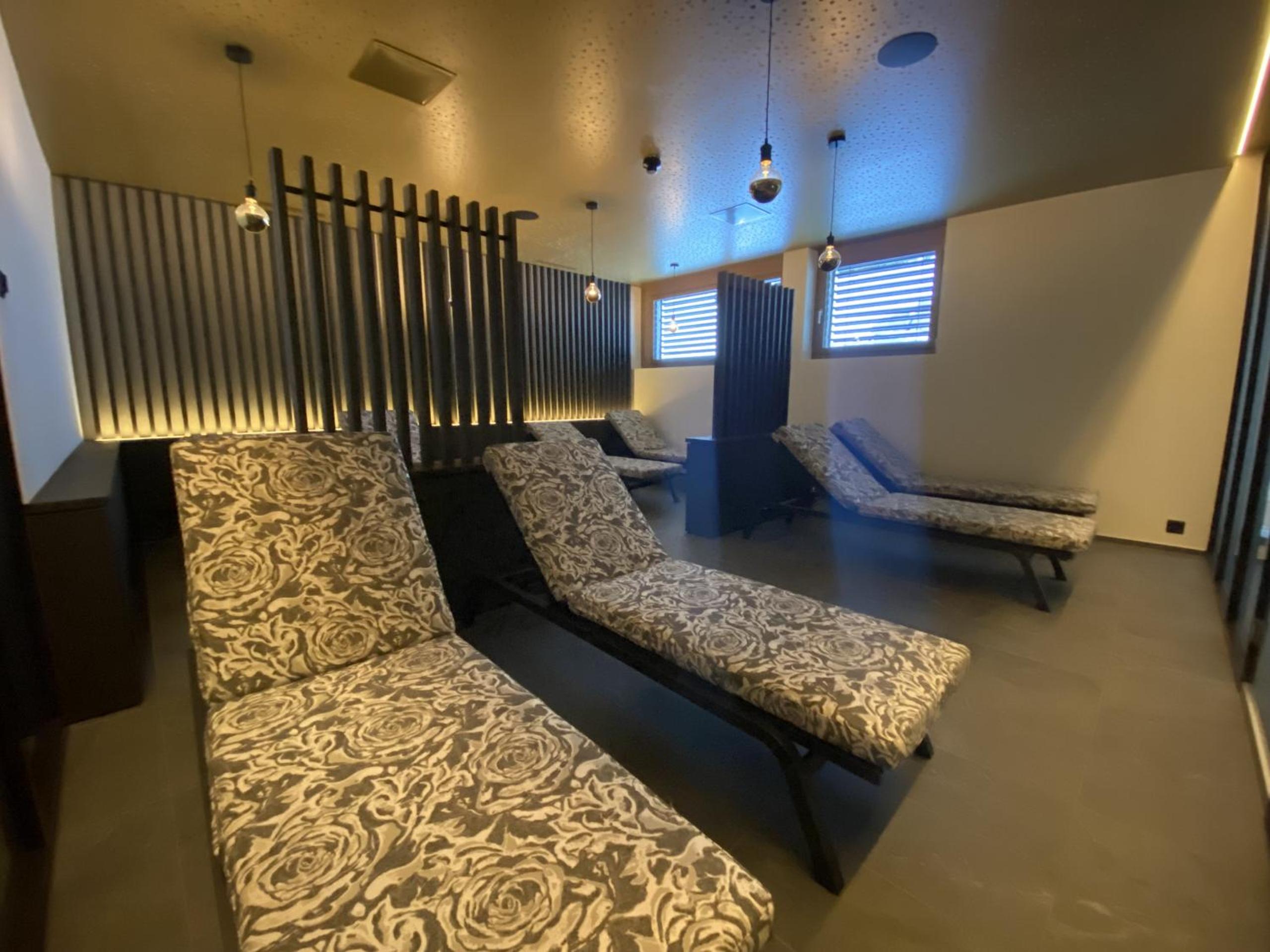 Apartment with hotel spa and pool
