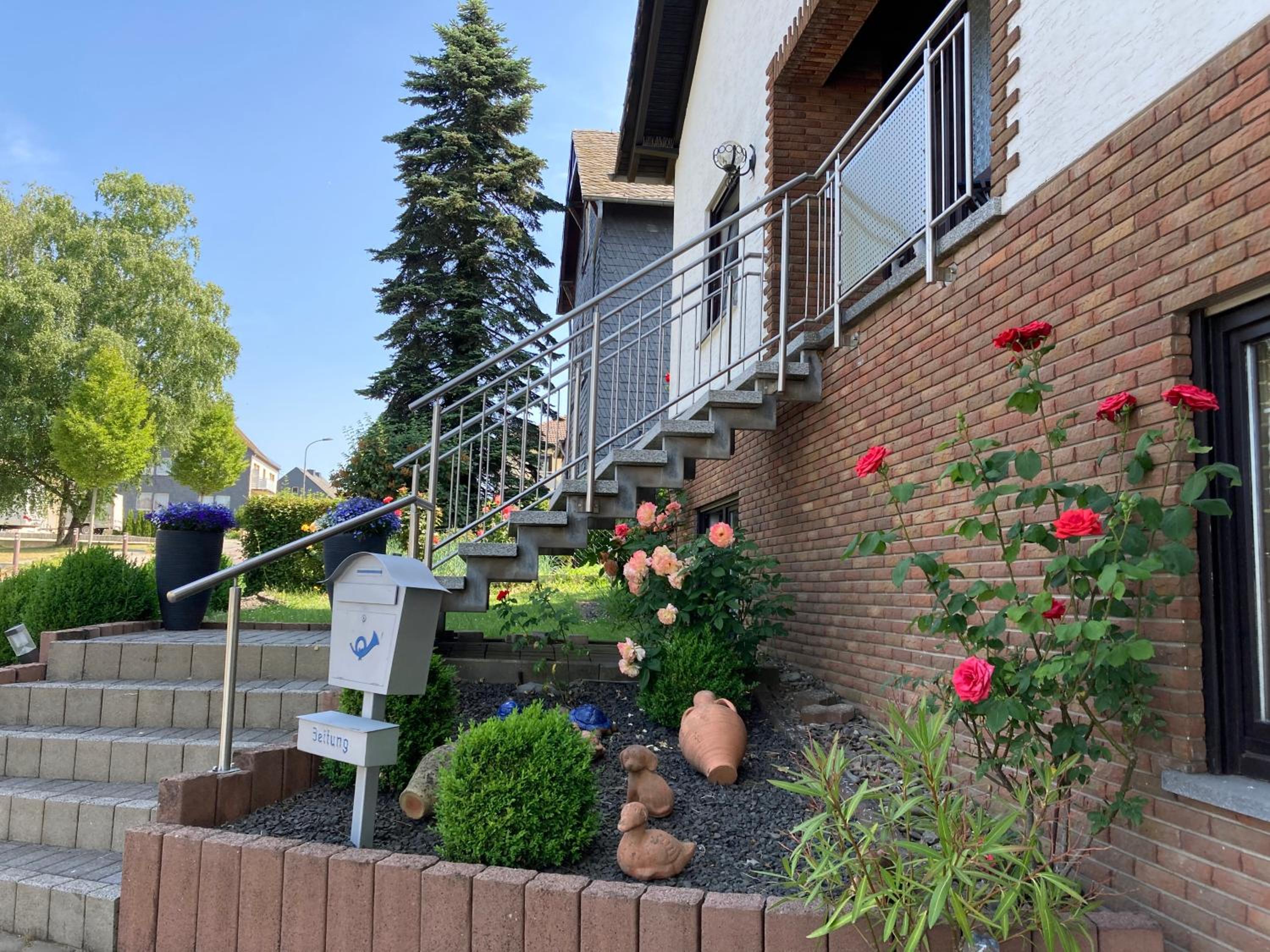 Ferienwohnung Rosengarten view 3