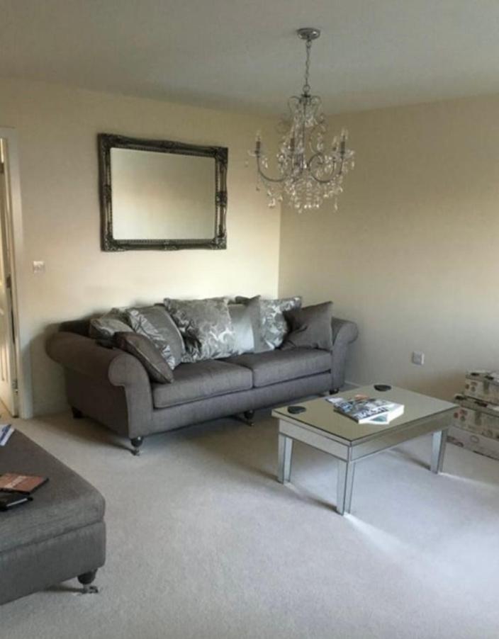 Bury Vacations - Immaculate 2-Bed Apartment in Bury - Property Image 9