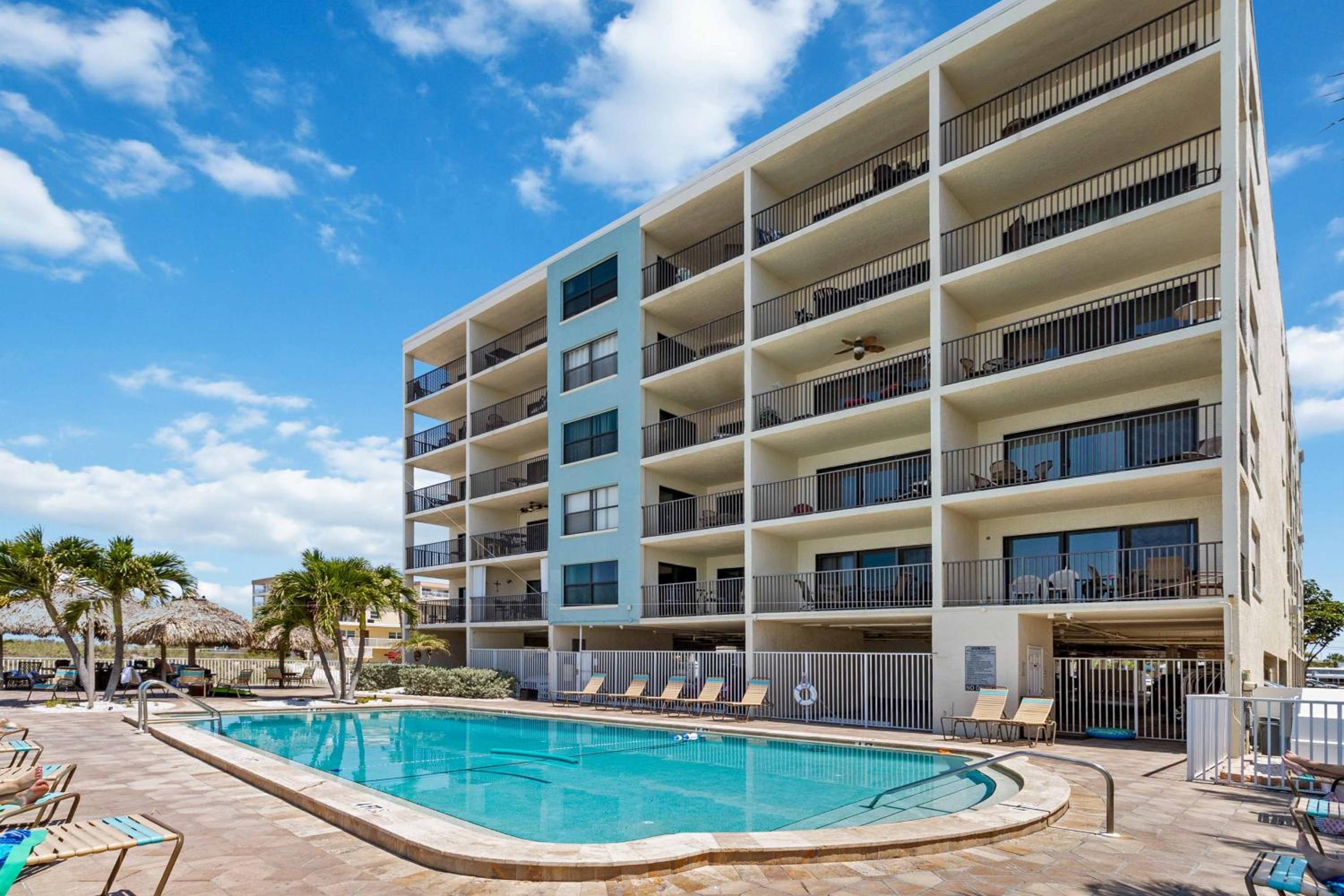 Direct Beachfront Balcony - Sandy Shores #201