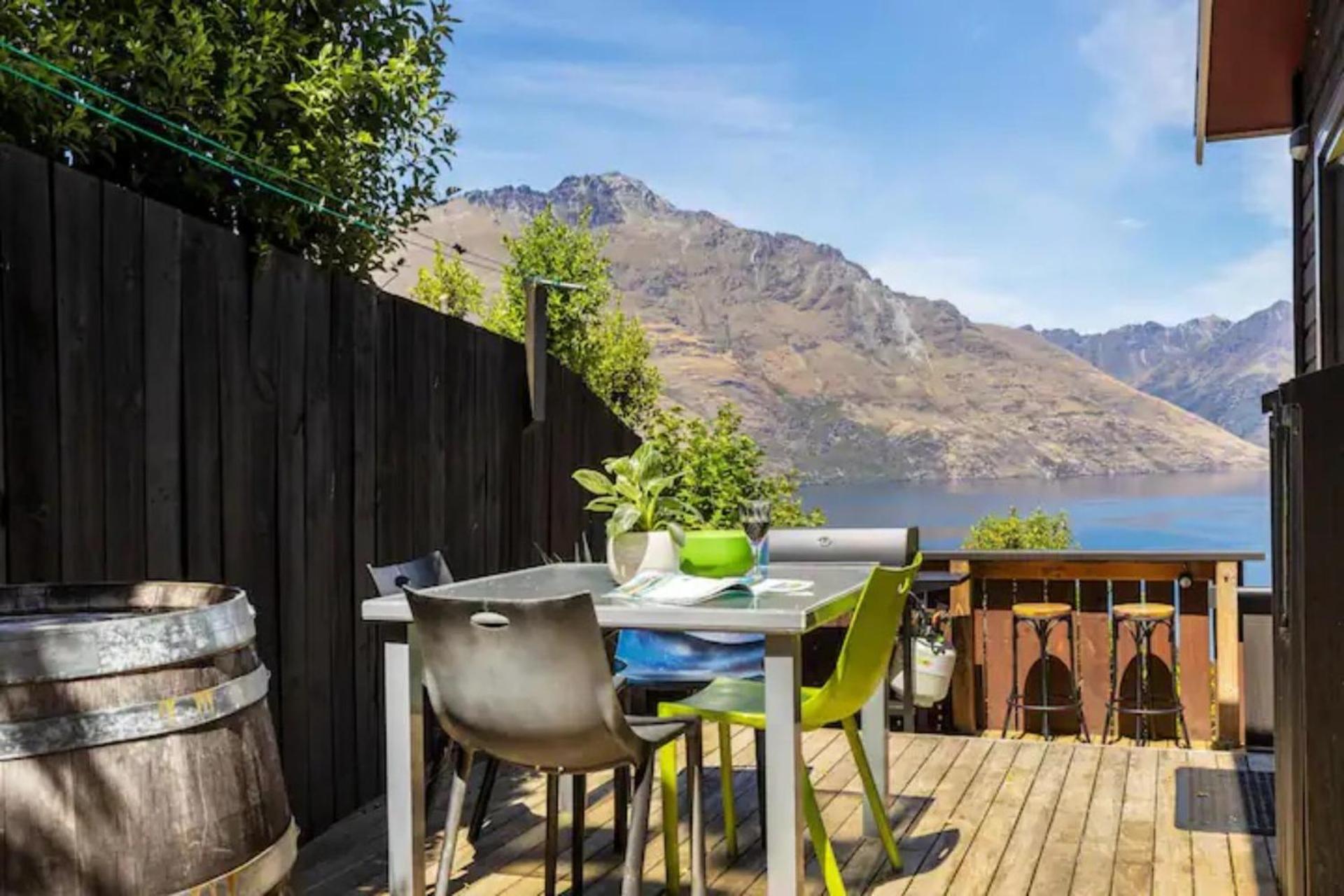 The Alpine - Queenstown Holiday Home view 3