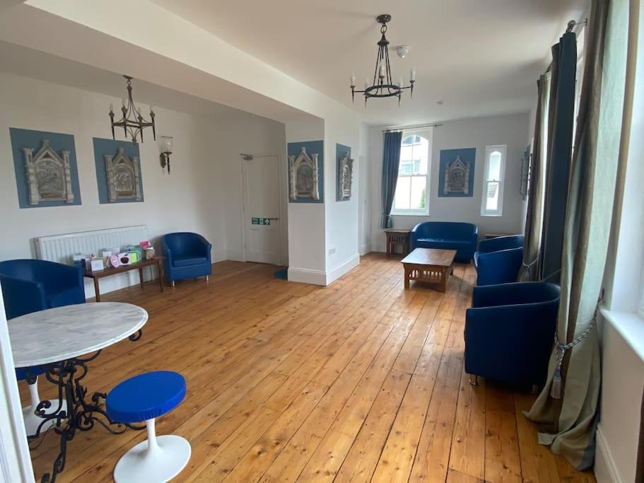 Merlin Court