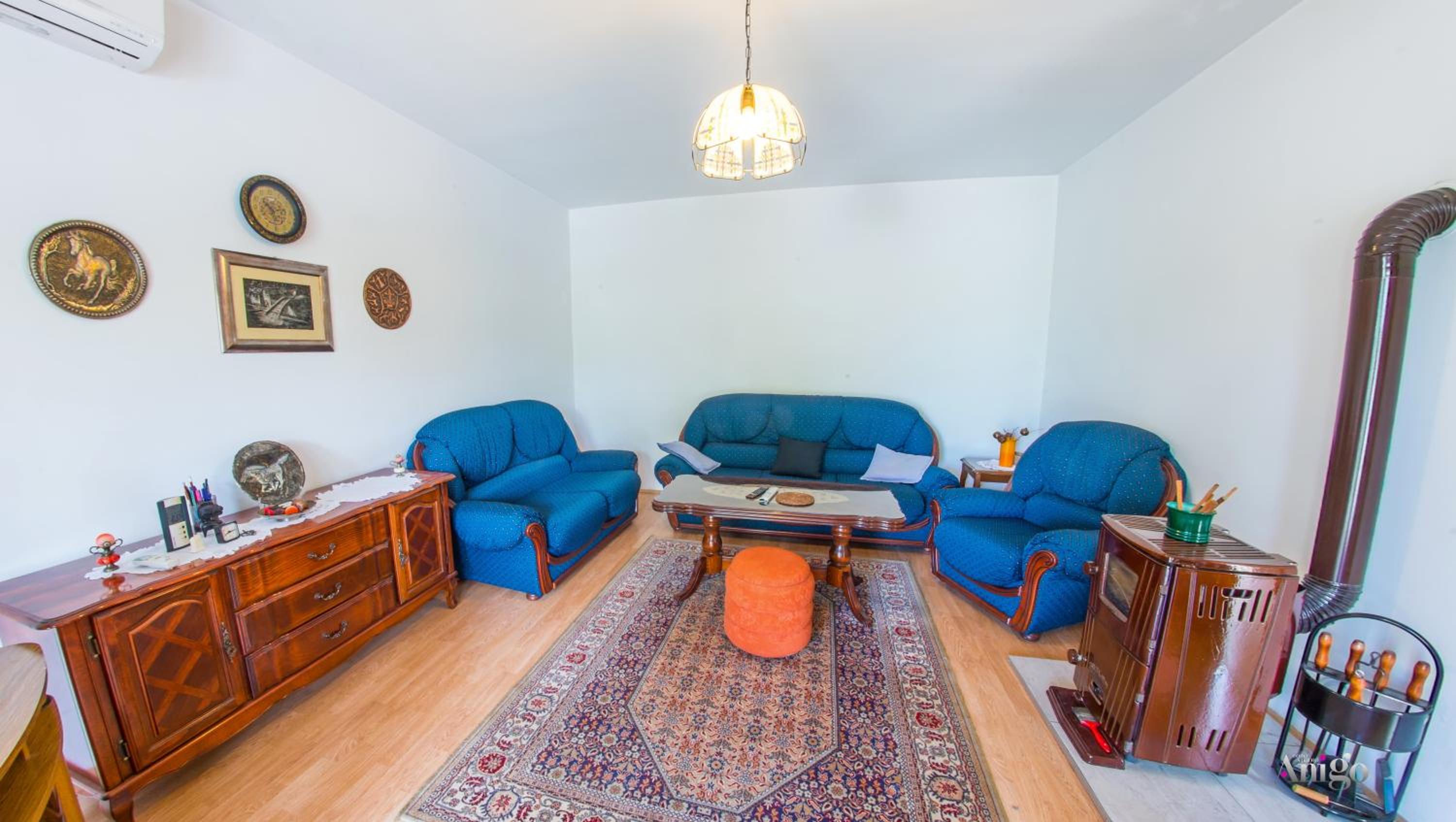 Holiday Home Kiwi with private pool
