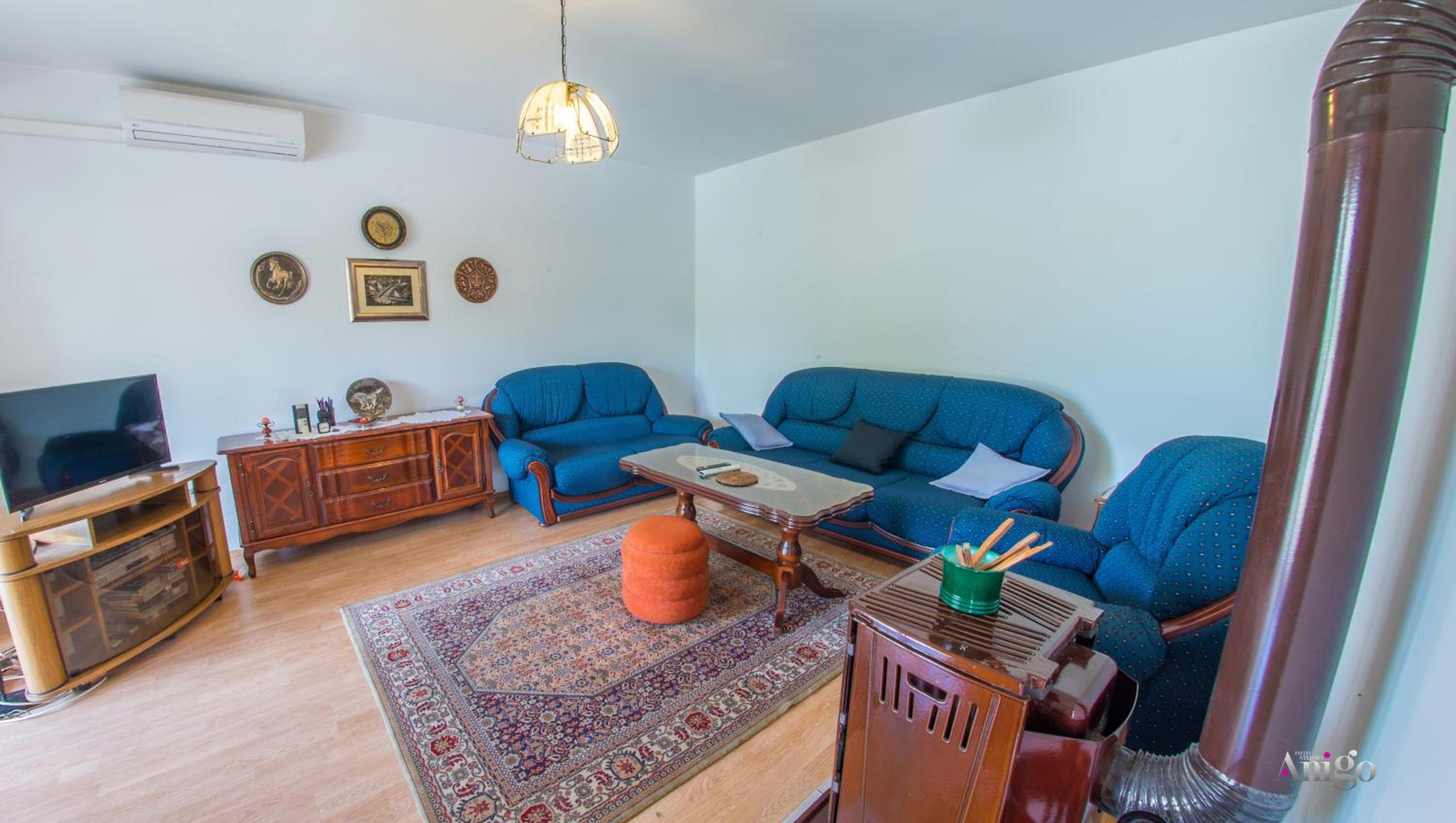 Holiday Home Kiwi with private pool