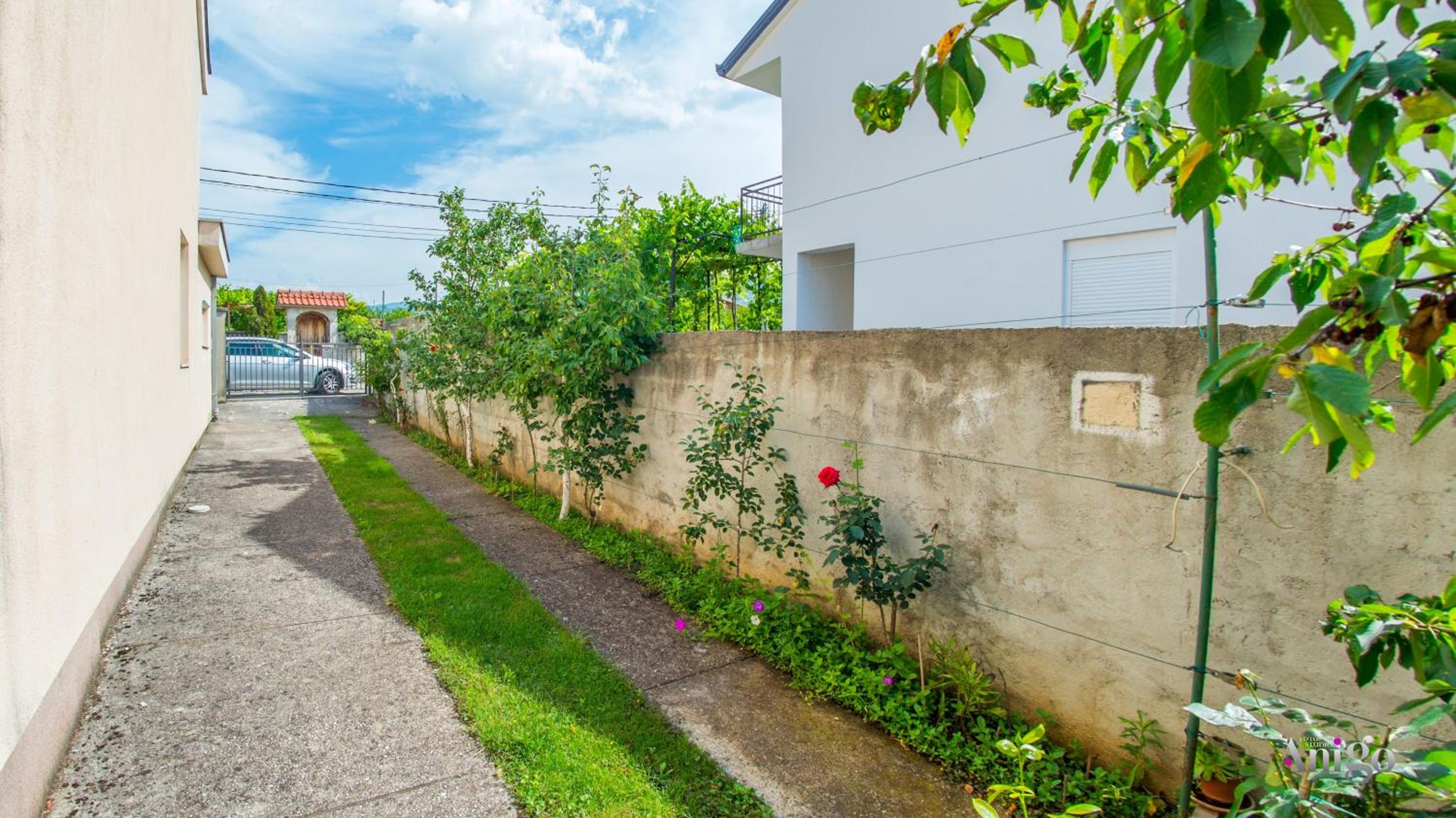 Holiday Home Kiwi with private pool