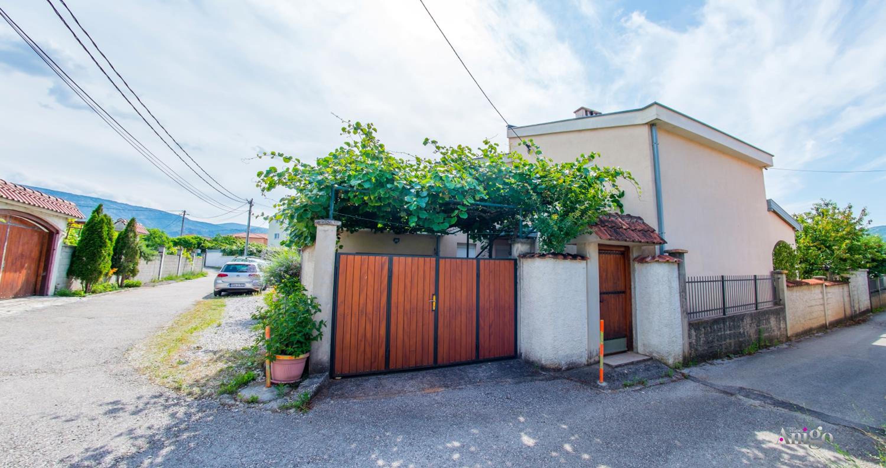 Holiday Home Kiwi with private pool
