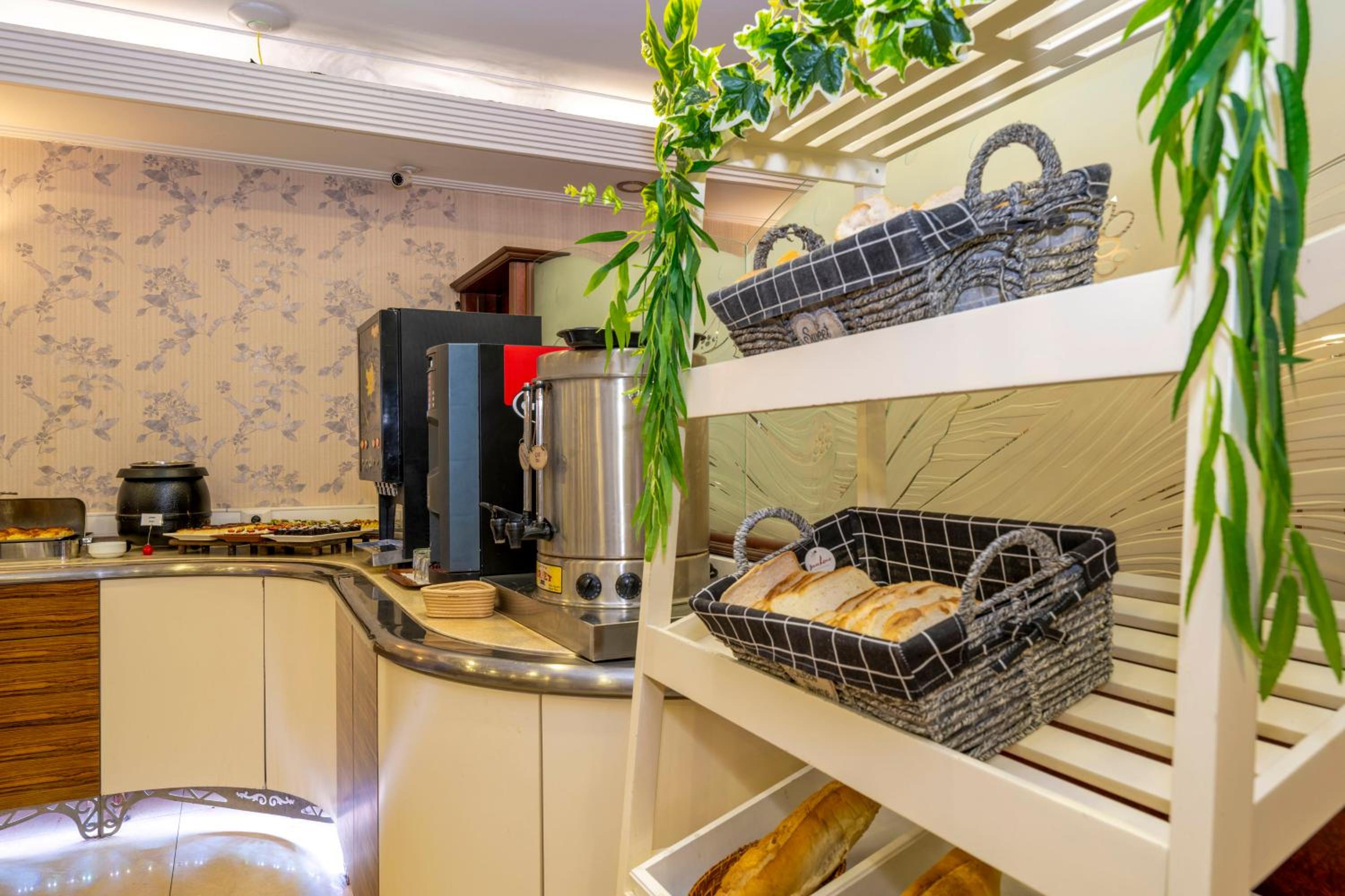 Grand Anka Hotel - Image 137