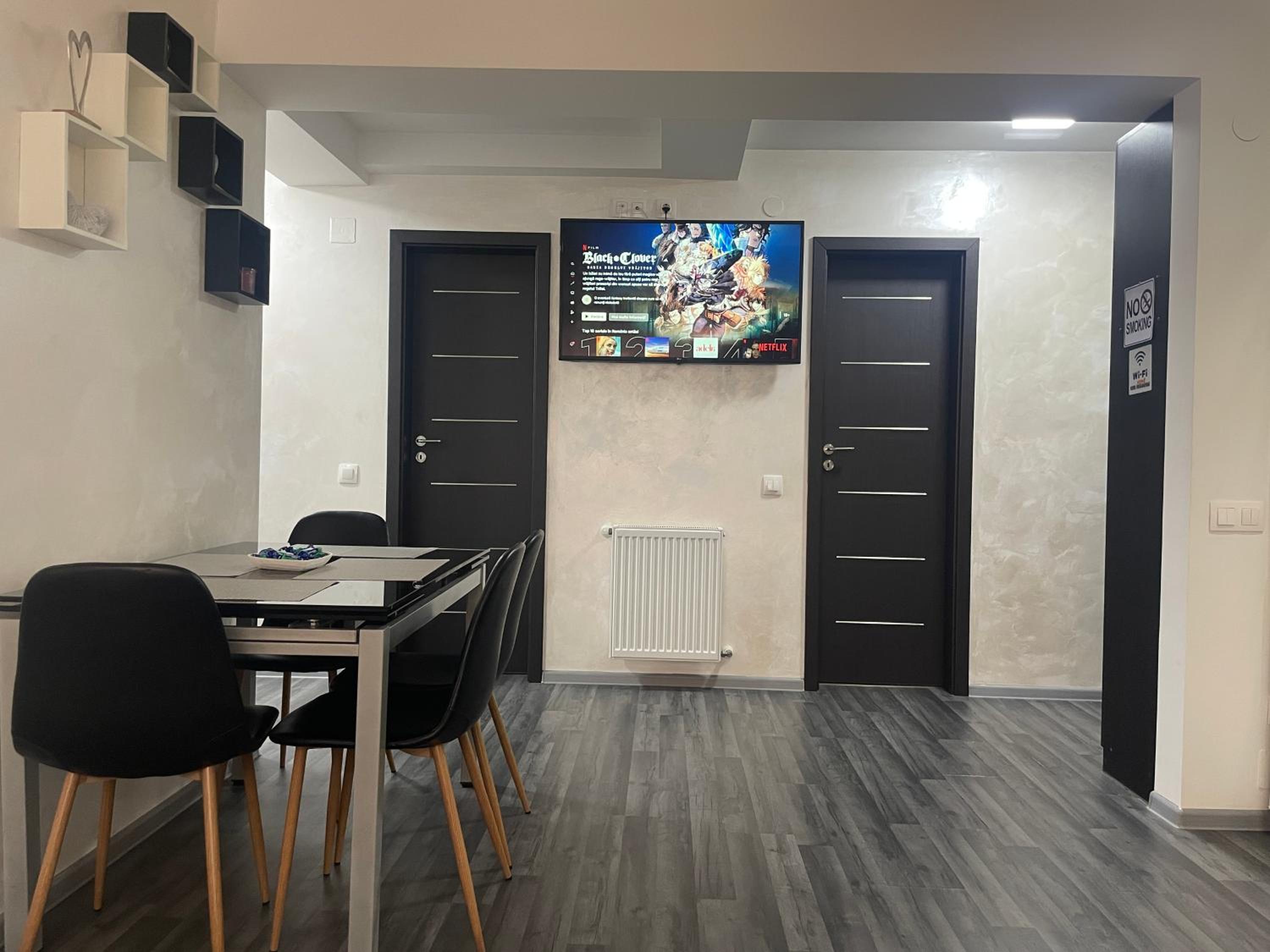 ARKADIA 2 BR APARTMENTs view 2