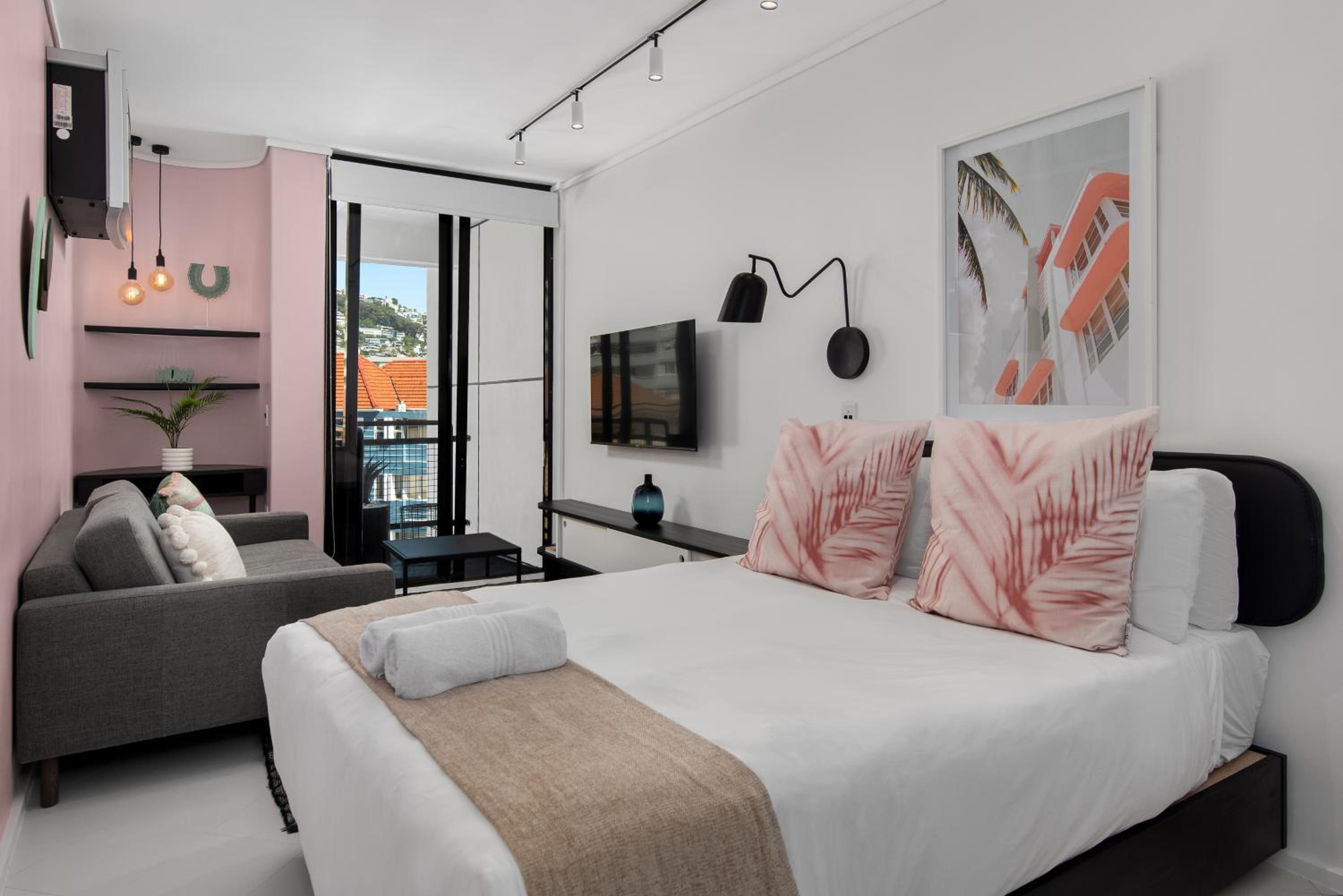 The Flamingo Apartments view 3