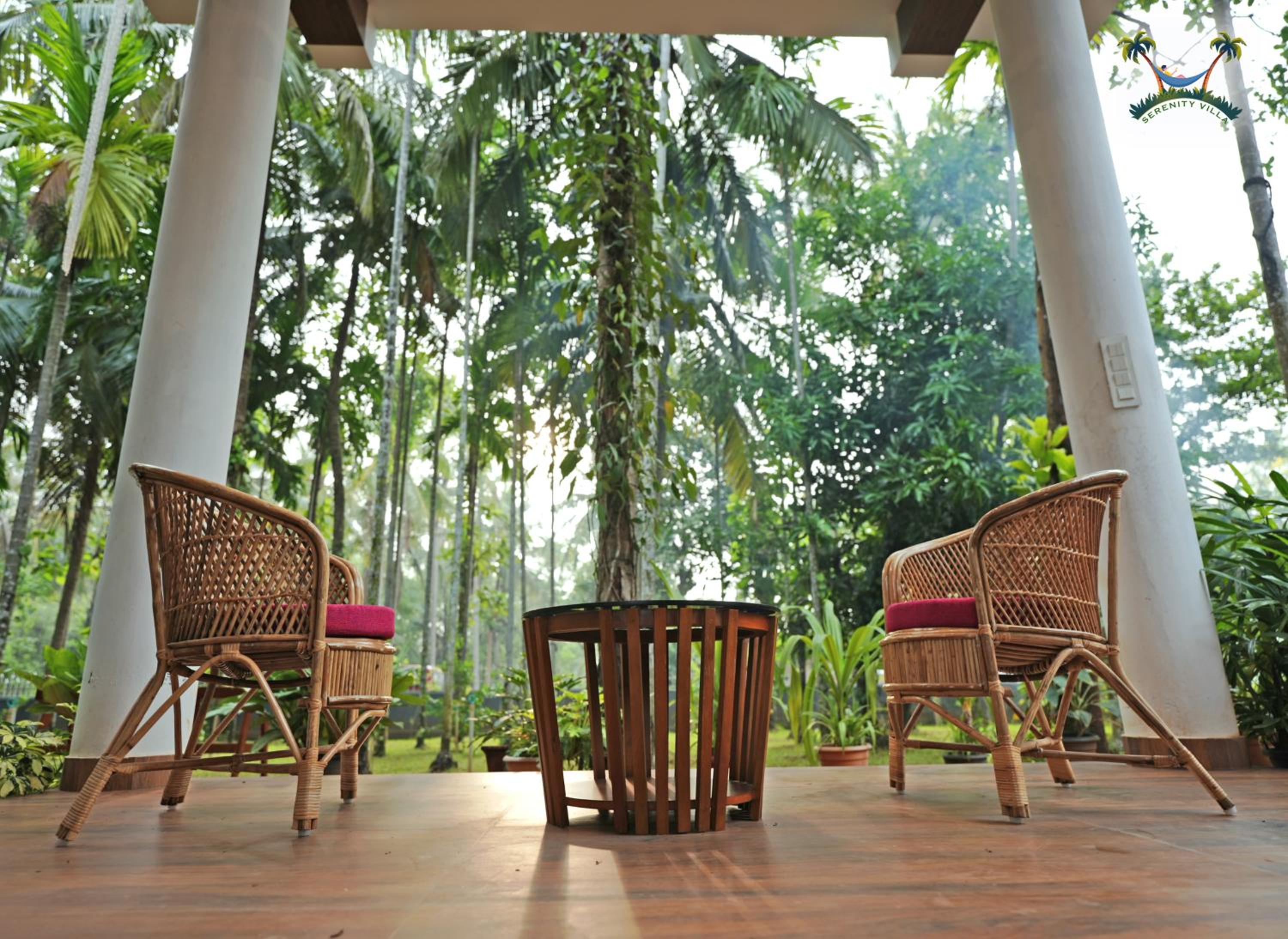 Serenity Villa and Treehouse