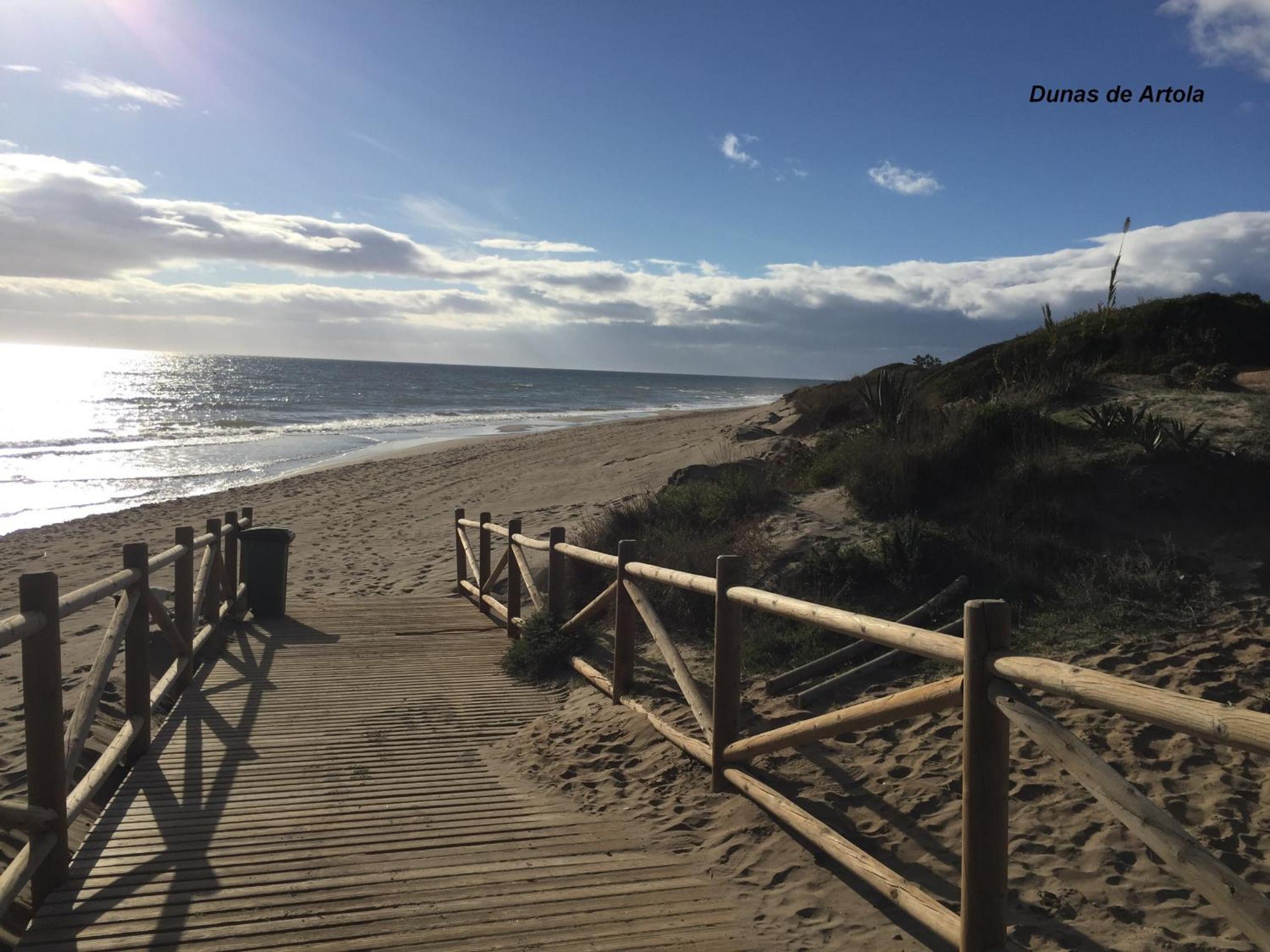 2204-Luxury apt on the beach,new,on duquesa port! photo 5