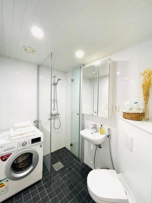 Lovely studio with easy access to Helsinki and airport