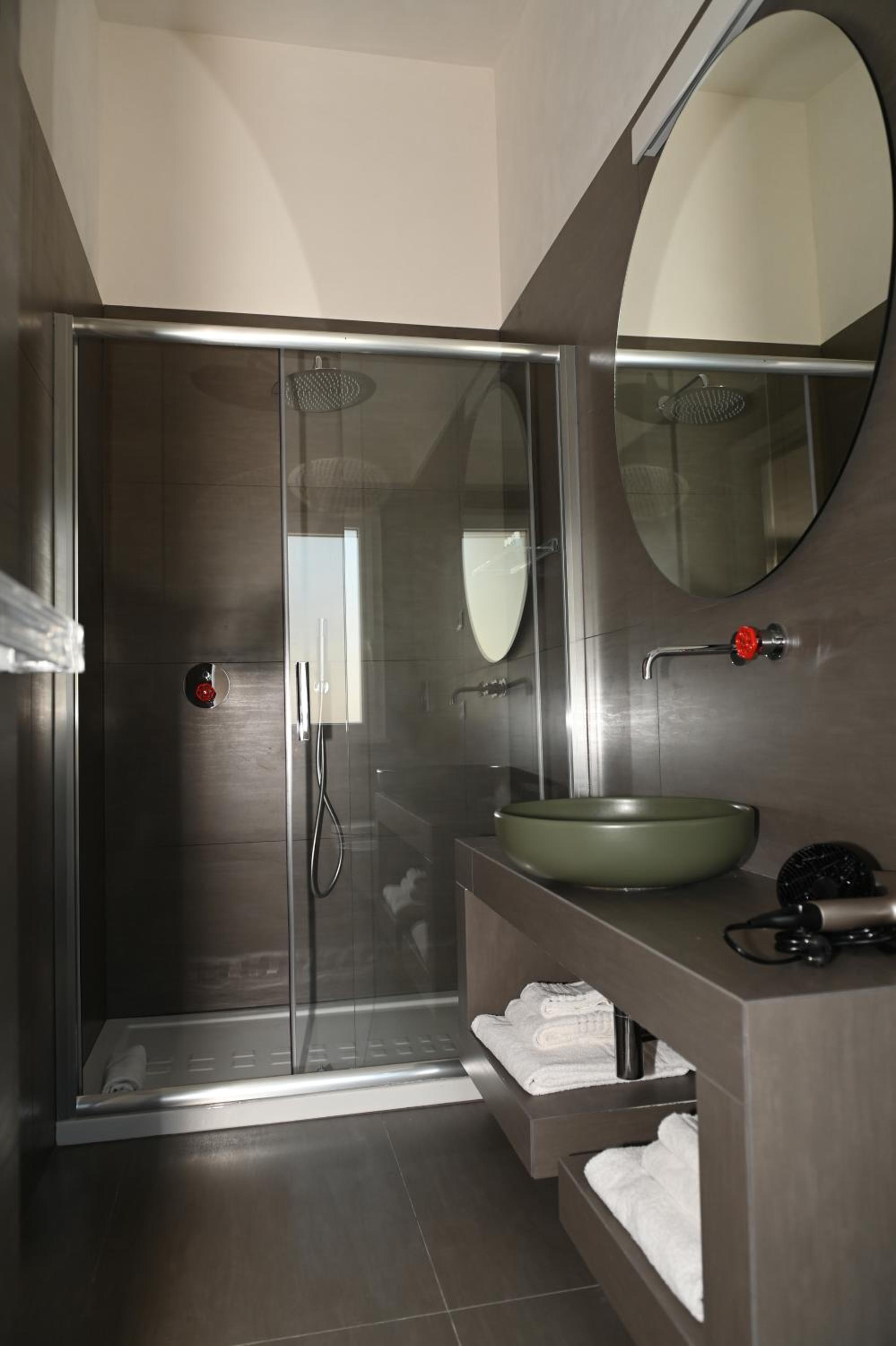 Lebum Apartments & Suites