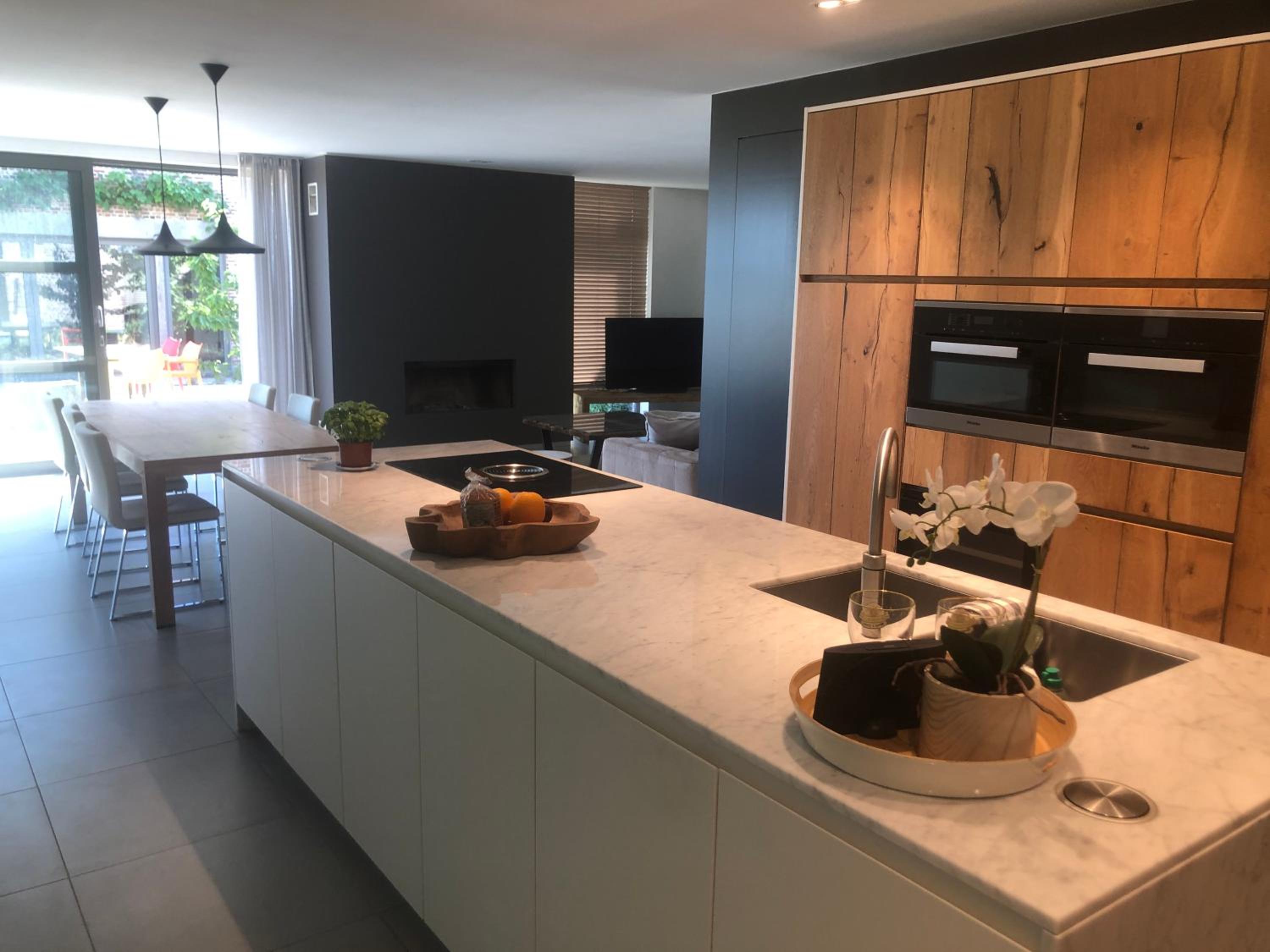 landelijke villa met zwembad en gezellige openhaard