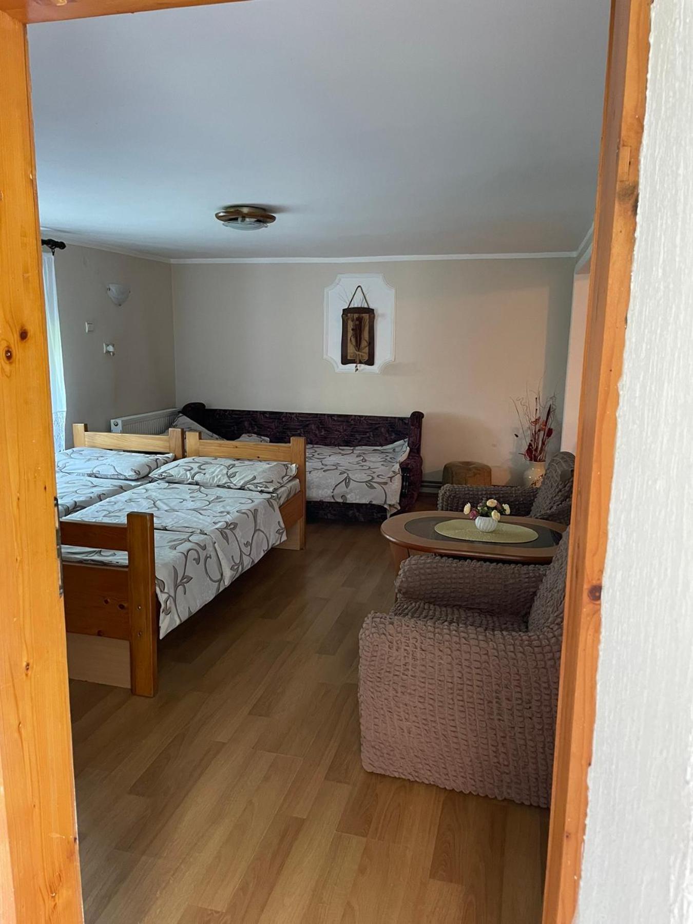 Starčević apartmani Orašac Aranđelovac OBAVEŠTENJE Proveriti raspoloživost putem poruke zbog učestalih lažnih rezervacija