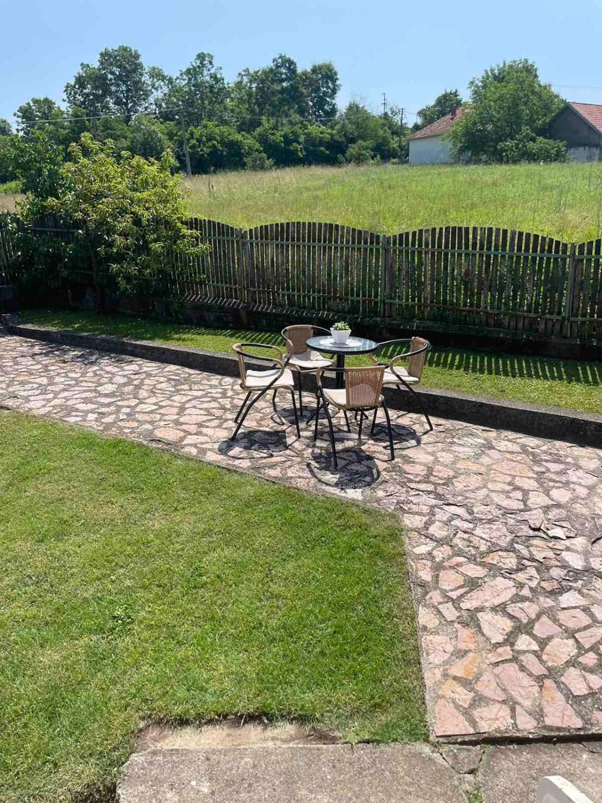 Starčević apartmani Orašac Aranđelovac OBAVEŠTENJE Proveriti raspoloživost putem poruke zbog učestalih lažnih rezervacija