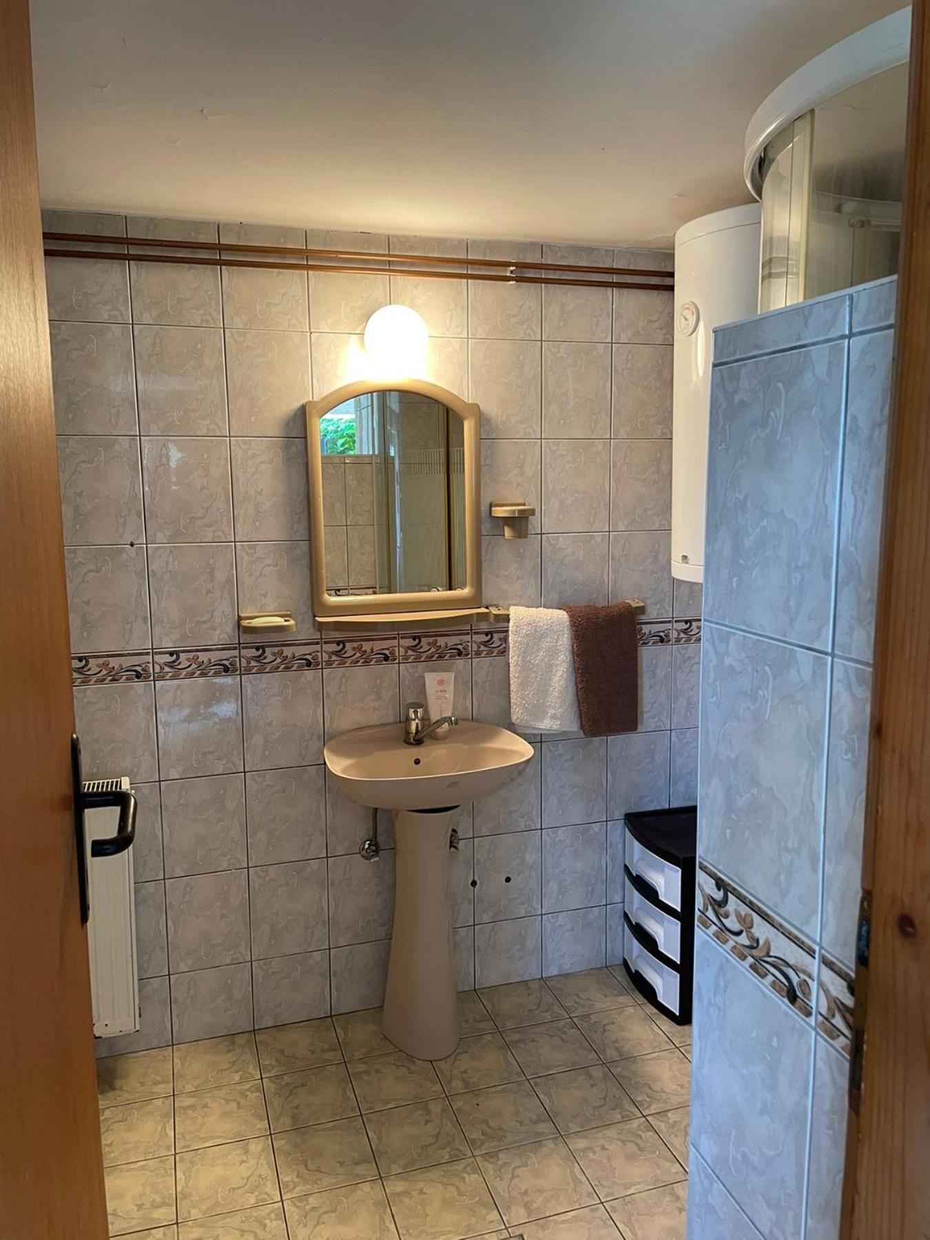 Starčević apartmani Orašac Aranđelovac OBAVEŠTENJE Proveriti raspoloživost putem poruke zbog učestalih lažnih rezervacija