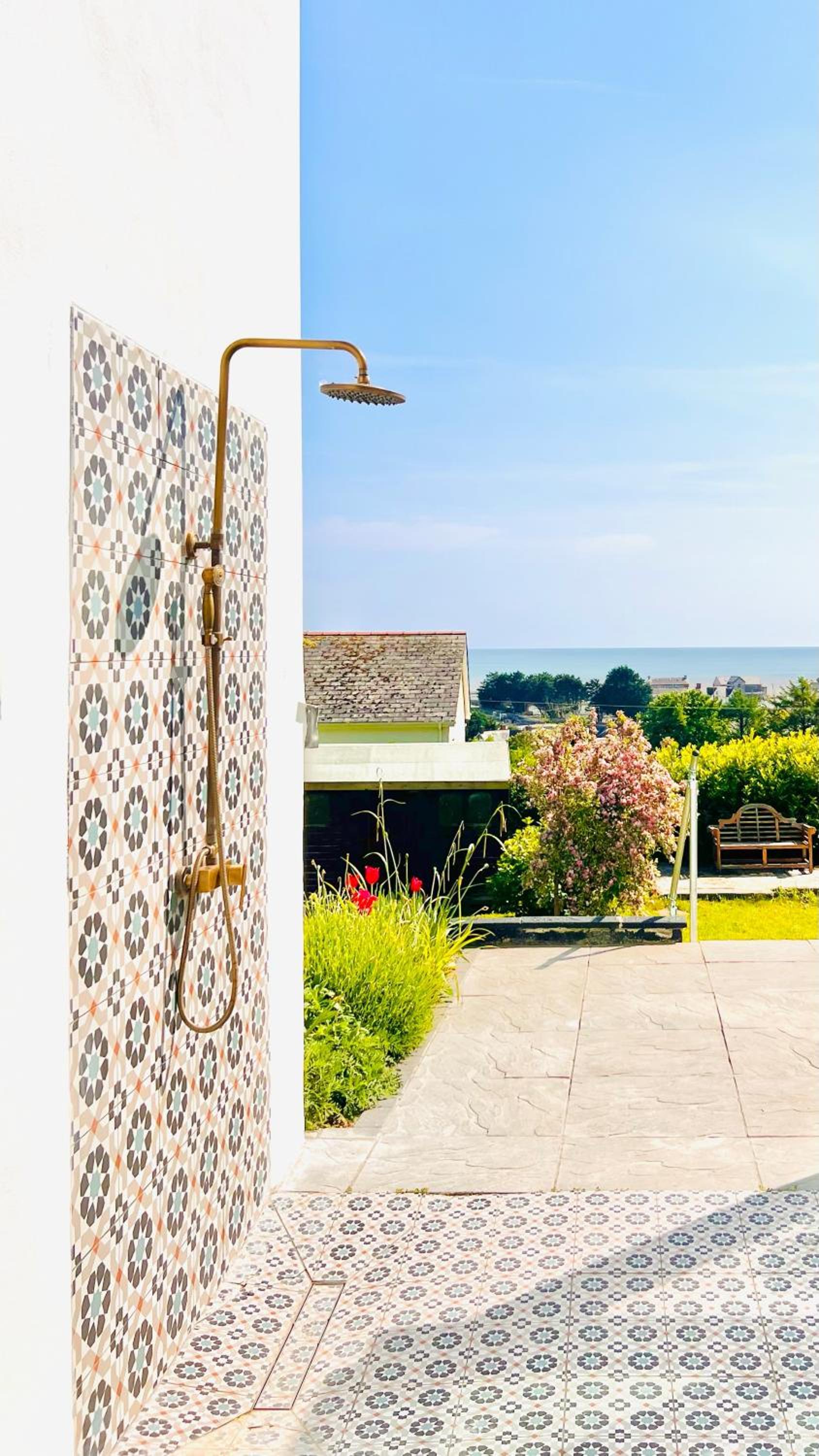 Gordy Hall -Sea facing Welsh cottage with stunning views view 2