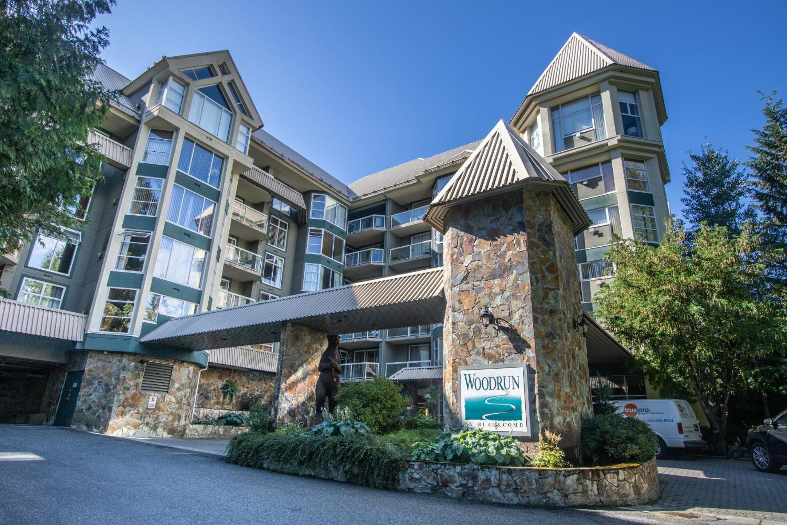 Woodrun 208 - Ski In Ski Out, Common Area Hot Tub & Pool, Fireplace