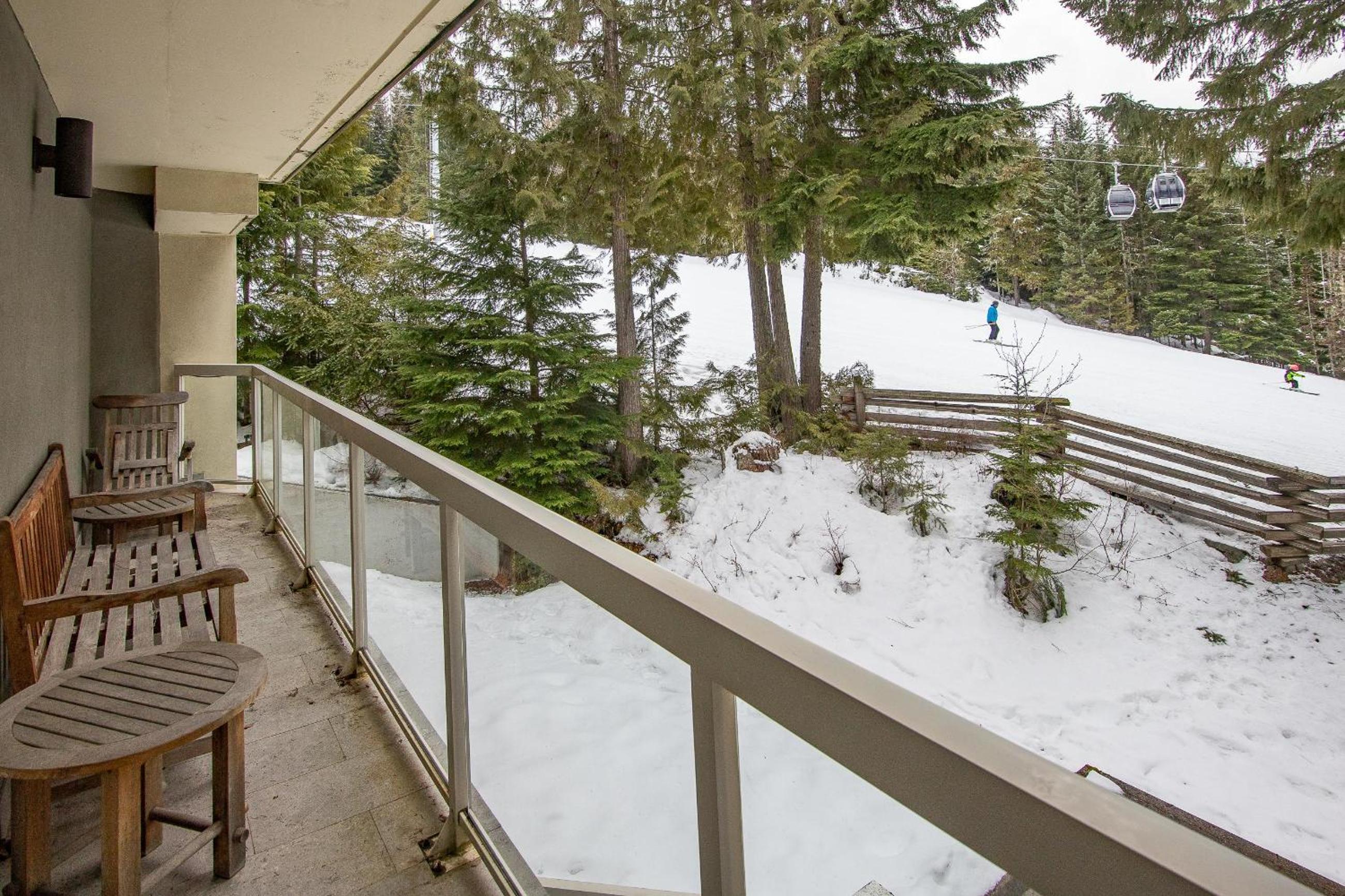 Woodrun 208 - Ski In Ski Out, Common Area Hot Tub & Pool, Fireplace