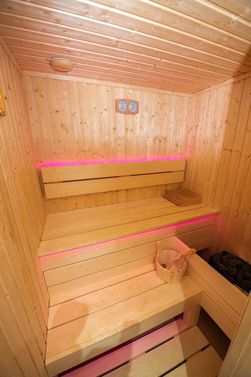 Chalet Iris with sauna photo 5