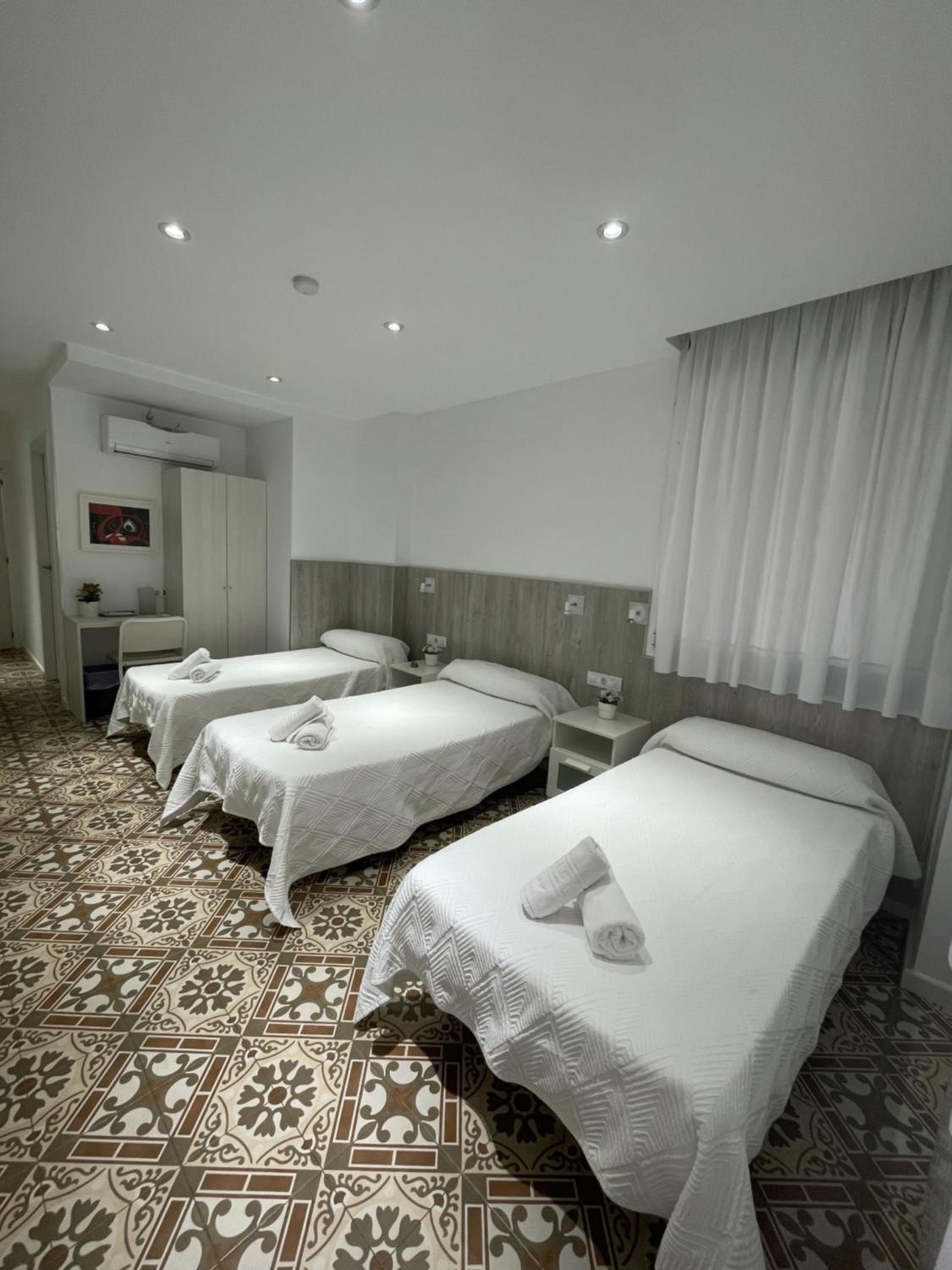 Hostal Nova Barcelona — Barcelona