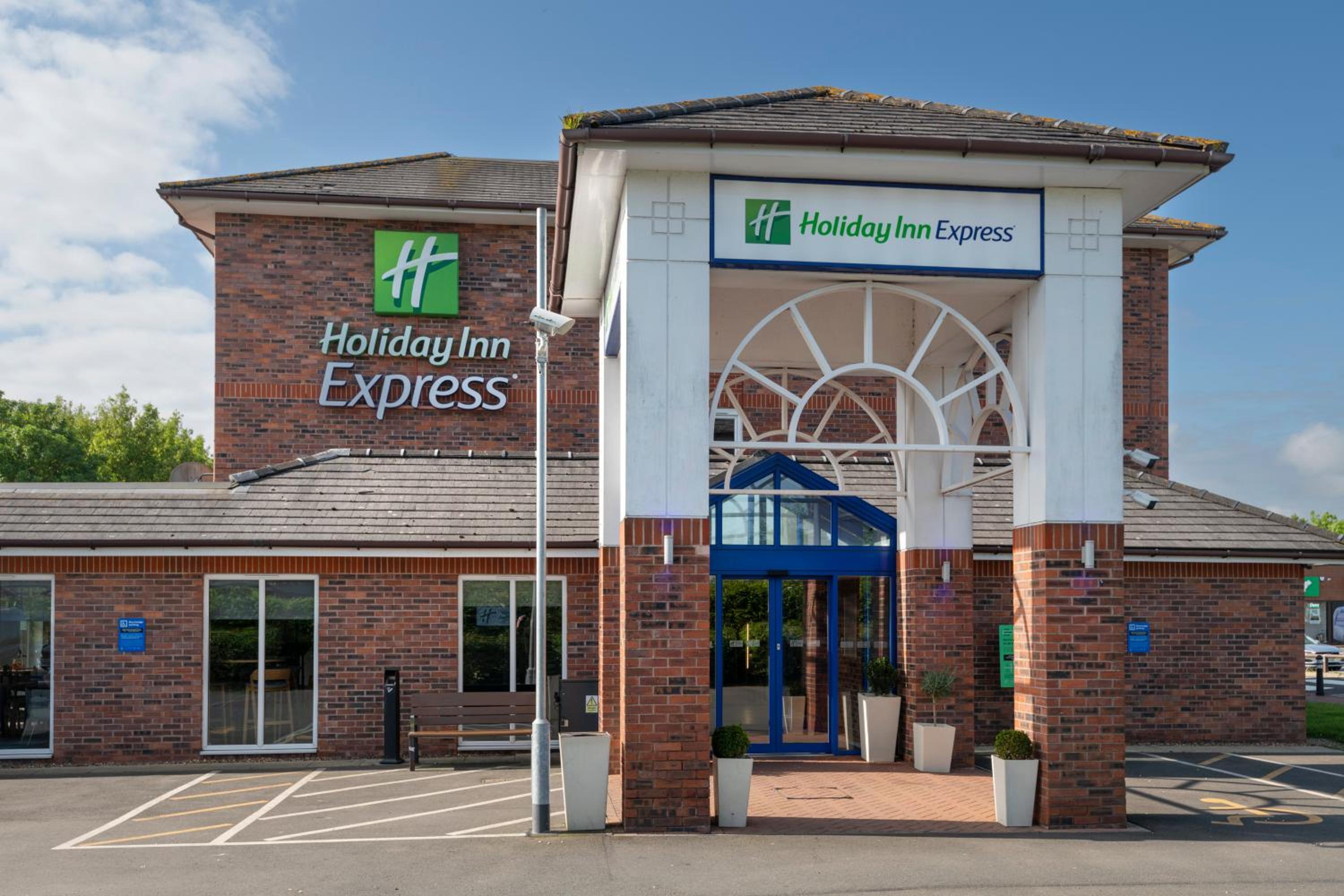 Hotel Holiday Inn Express Lichfield, an IHG Hotel - Image 1