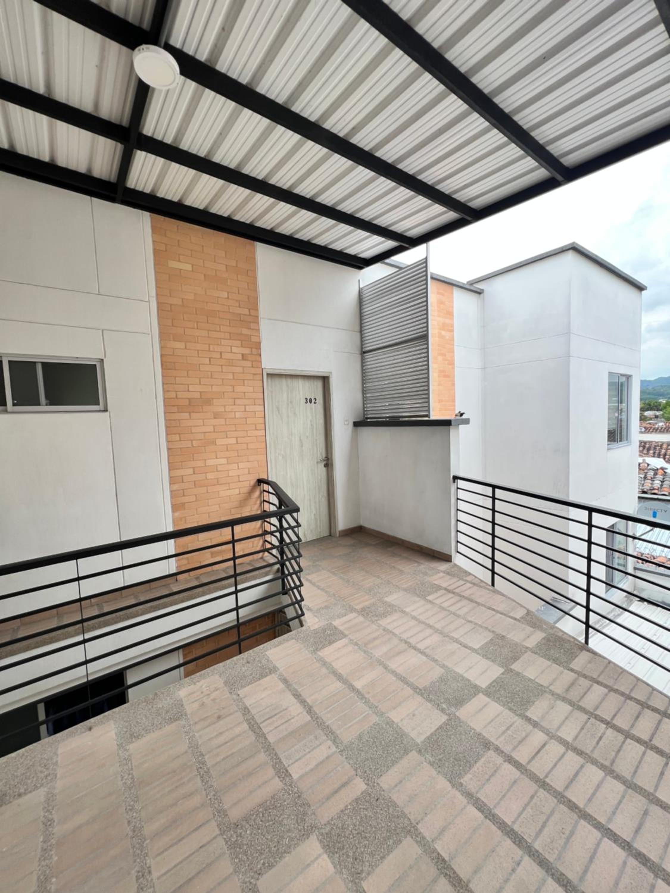 Moderno Penthouse cartago centro vista al rio