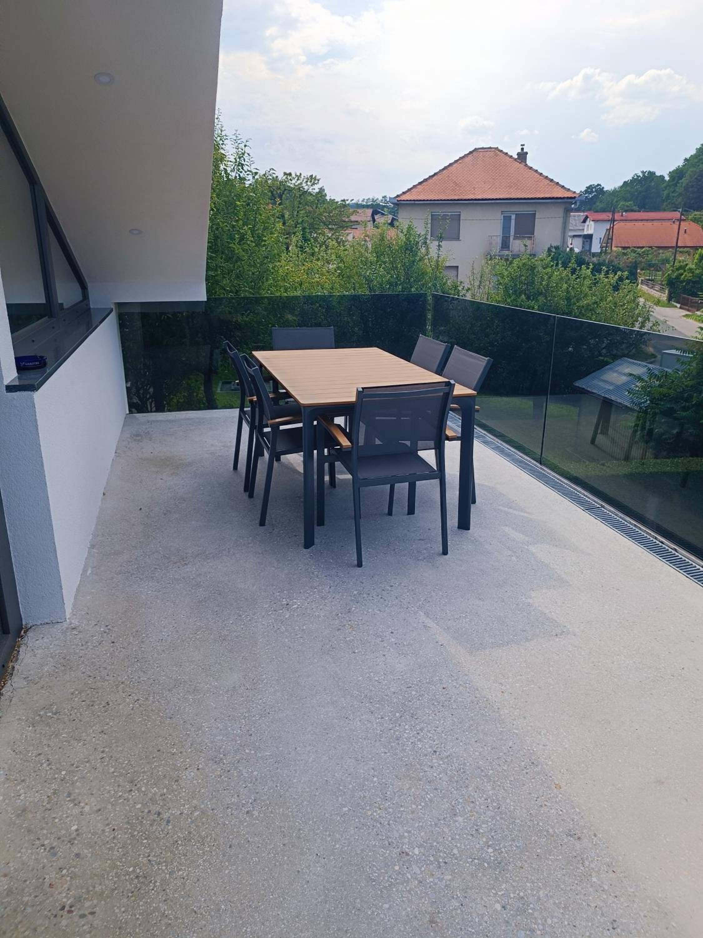 Luxury Family Apartment with Terrace FRIGO view 4