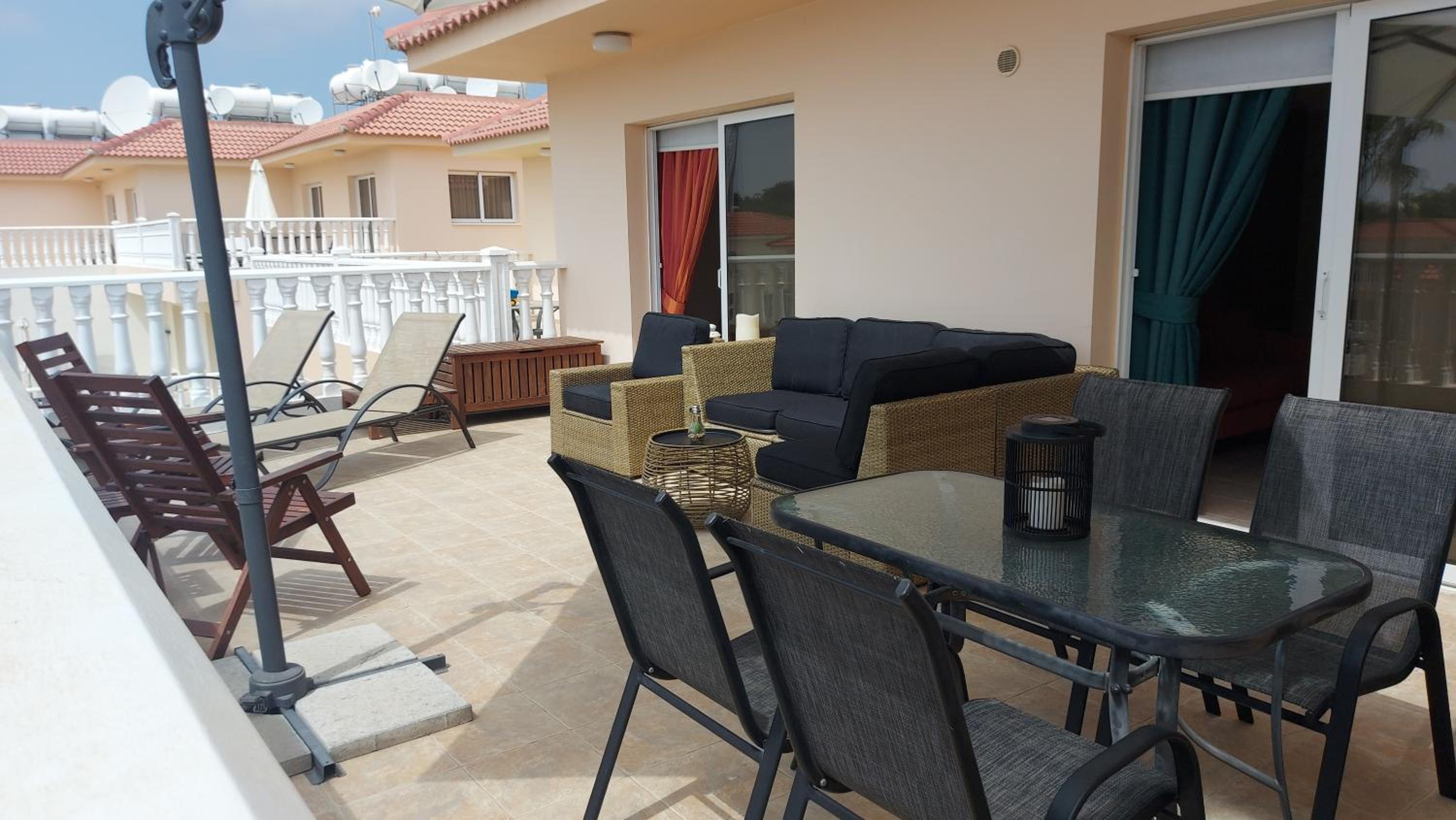 Nissi Golden Sands Lome