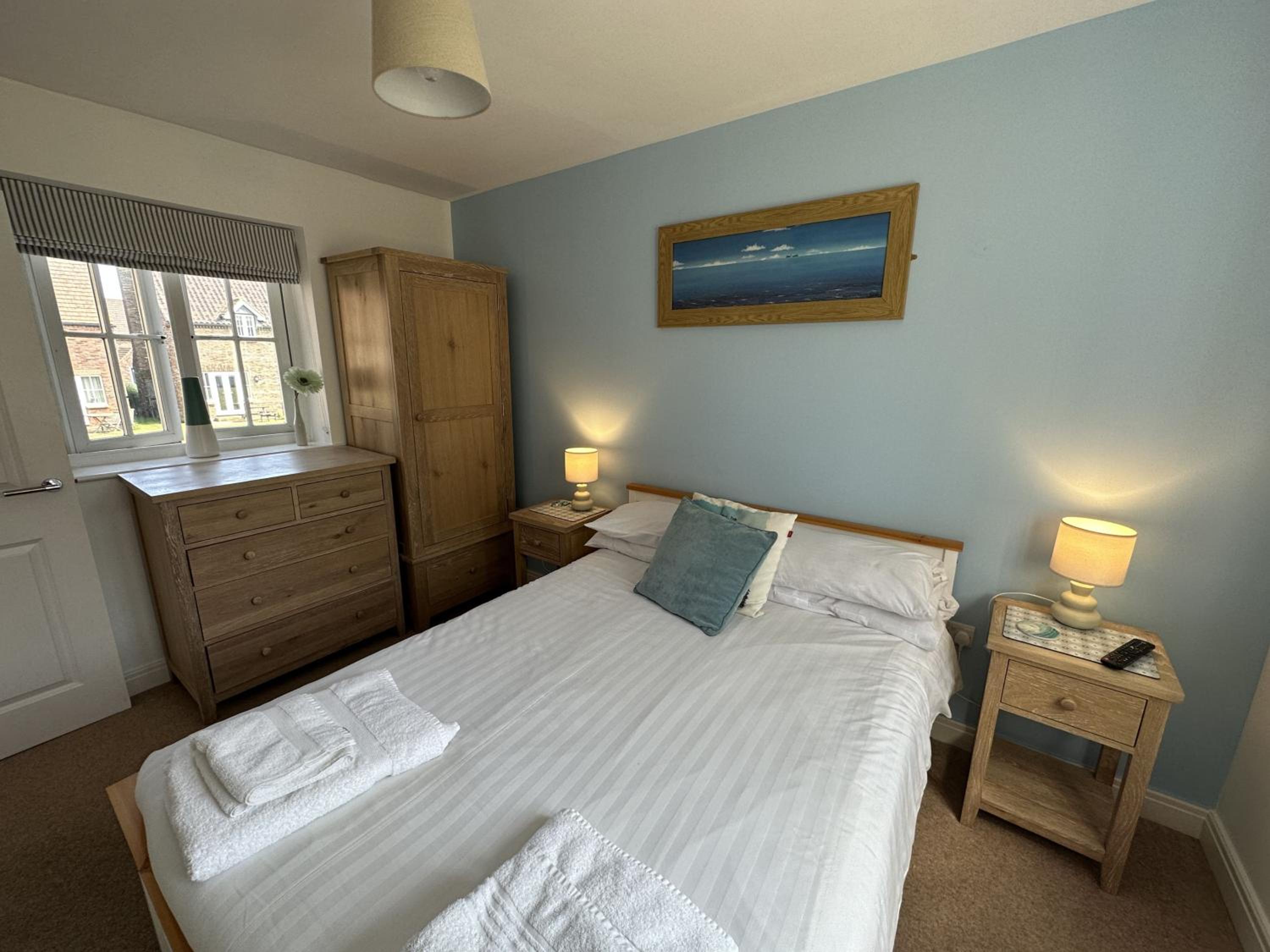 Daisy Cottage - Part of the The Bay Filey Holiday Village with pool, gym and direct beach access, pub, restaurant, tennis and meadows walks