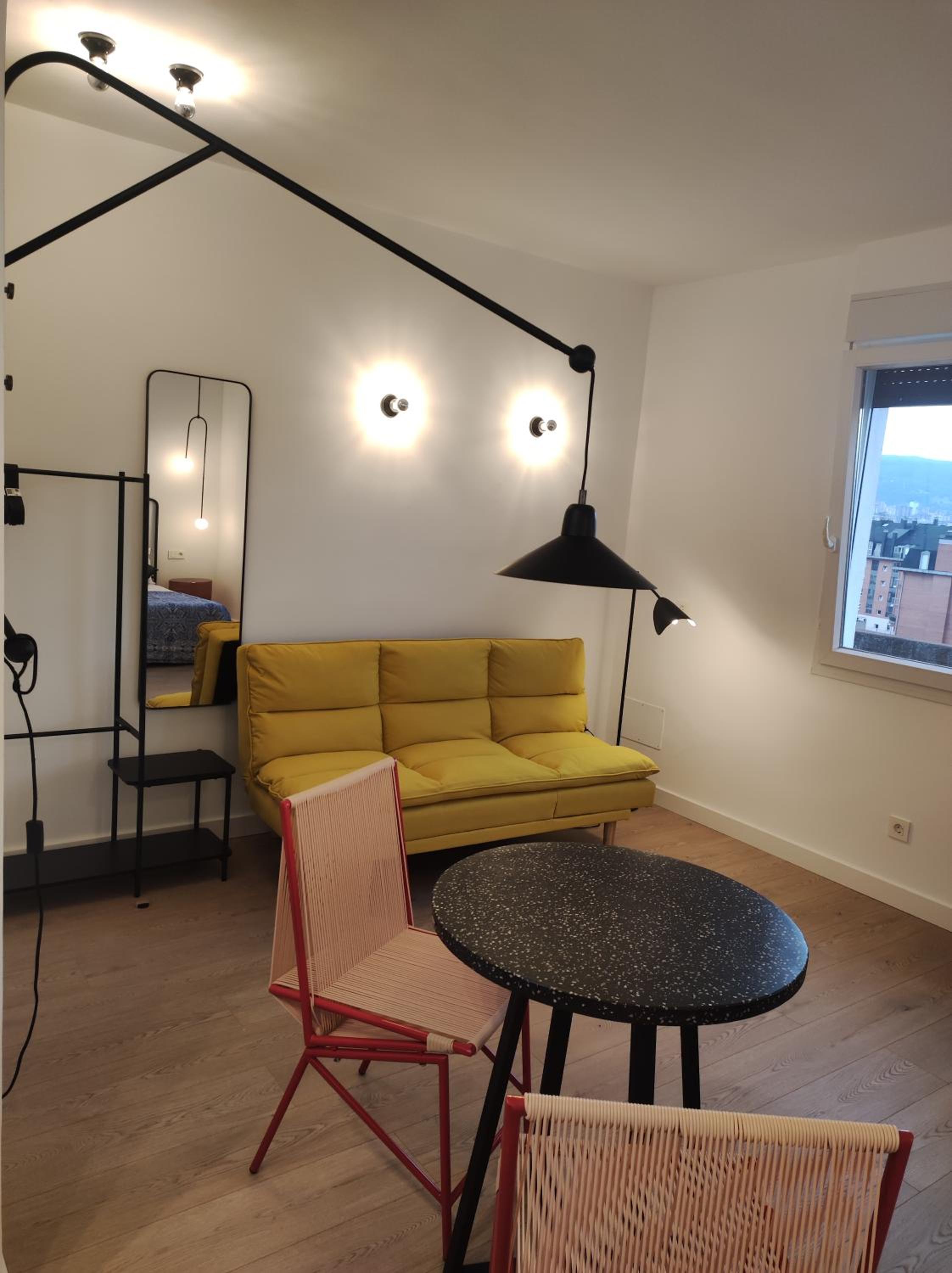 Bonito estudio con garaje