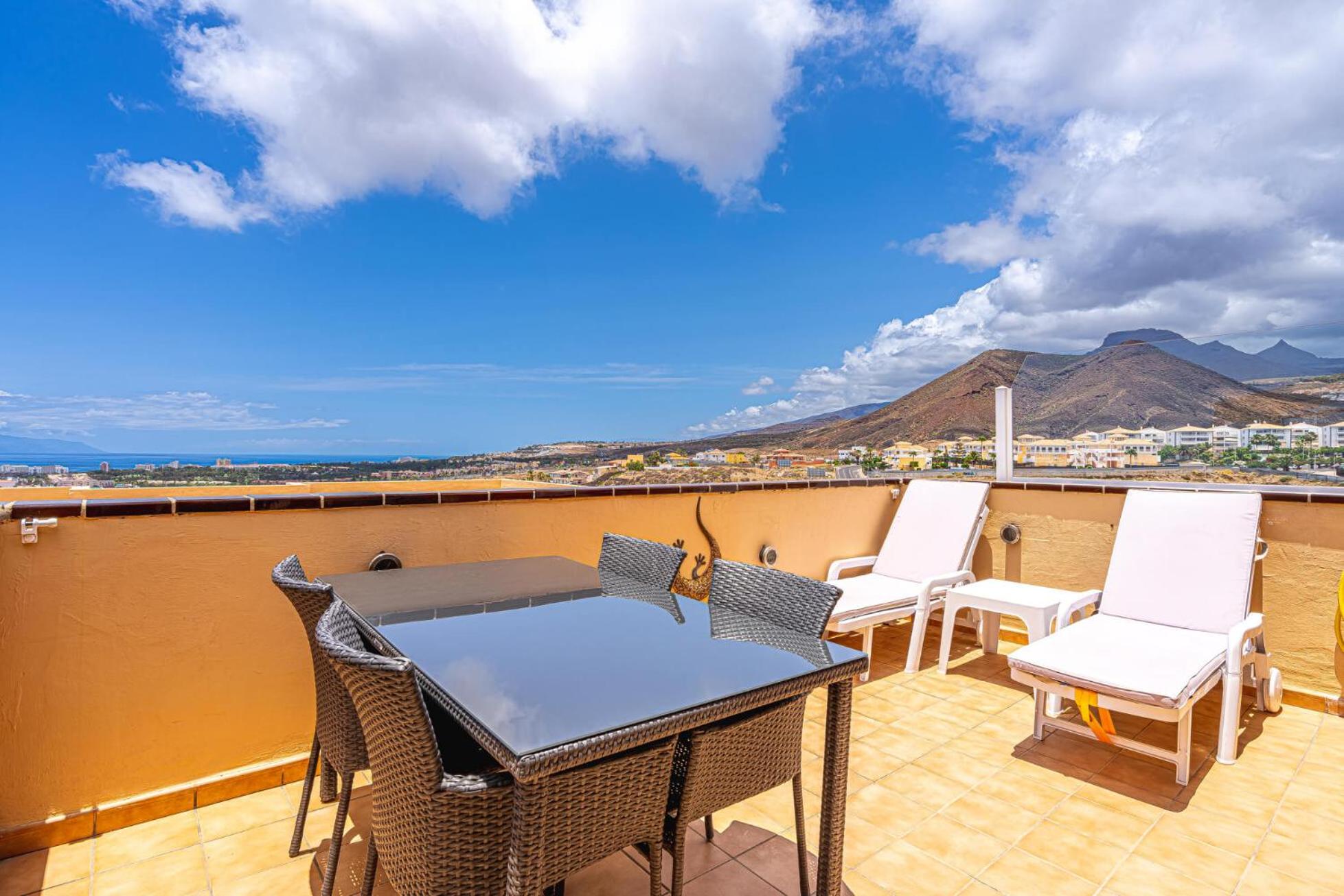 Top floor view apartment by AltamarHomes