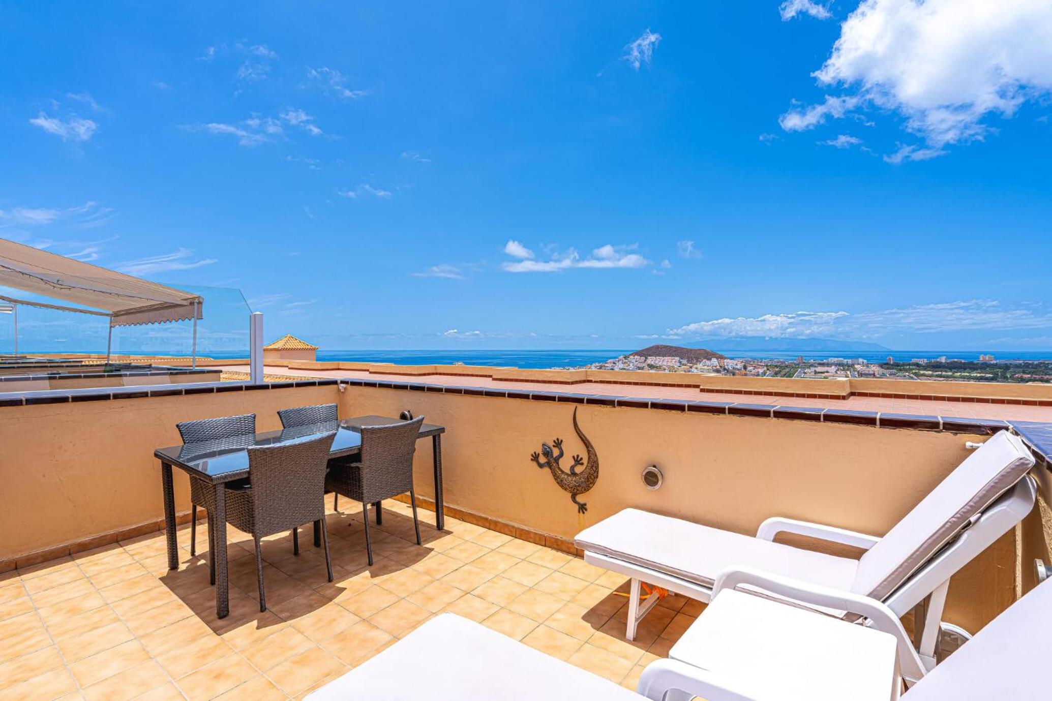 Top floor view apartment by AltamarHomes
