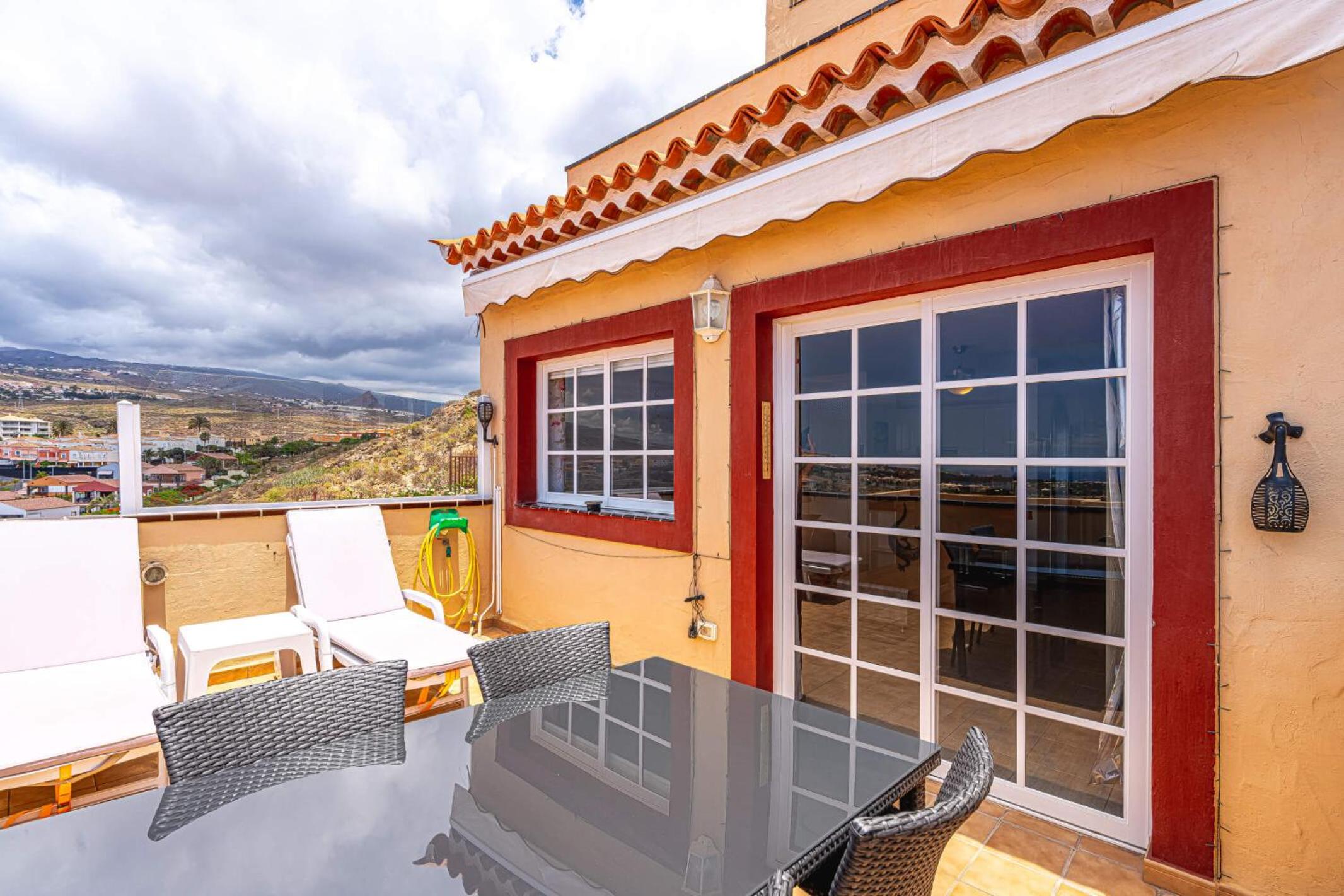 Top floor view apartment by AltamarHomes