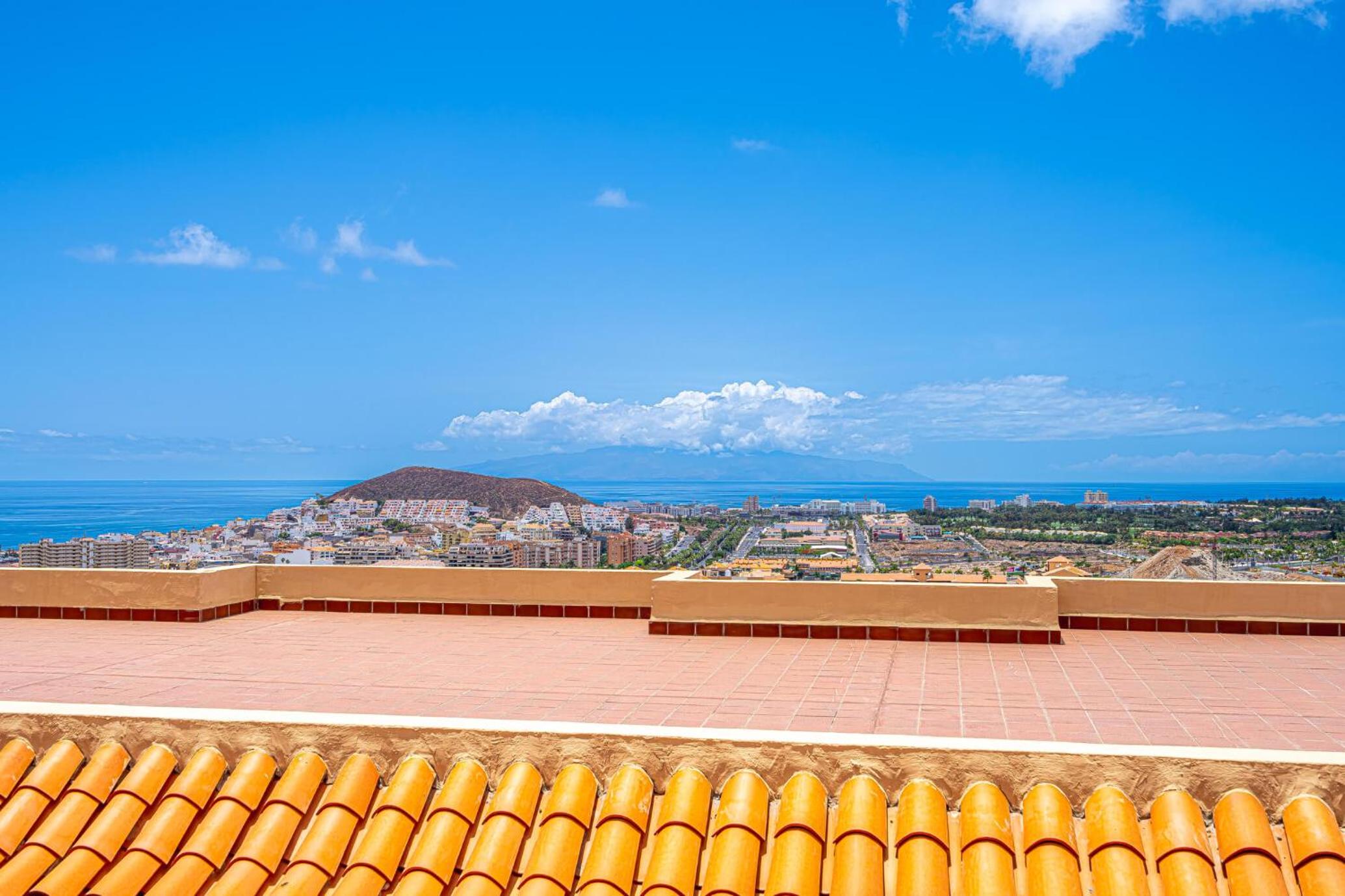 Top floor view apartment by AltamarHomes