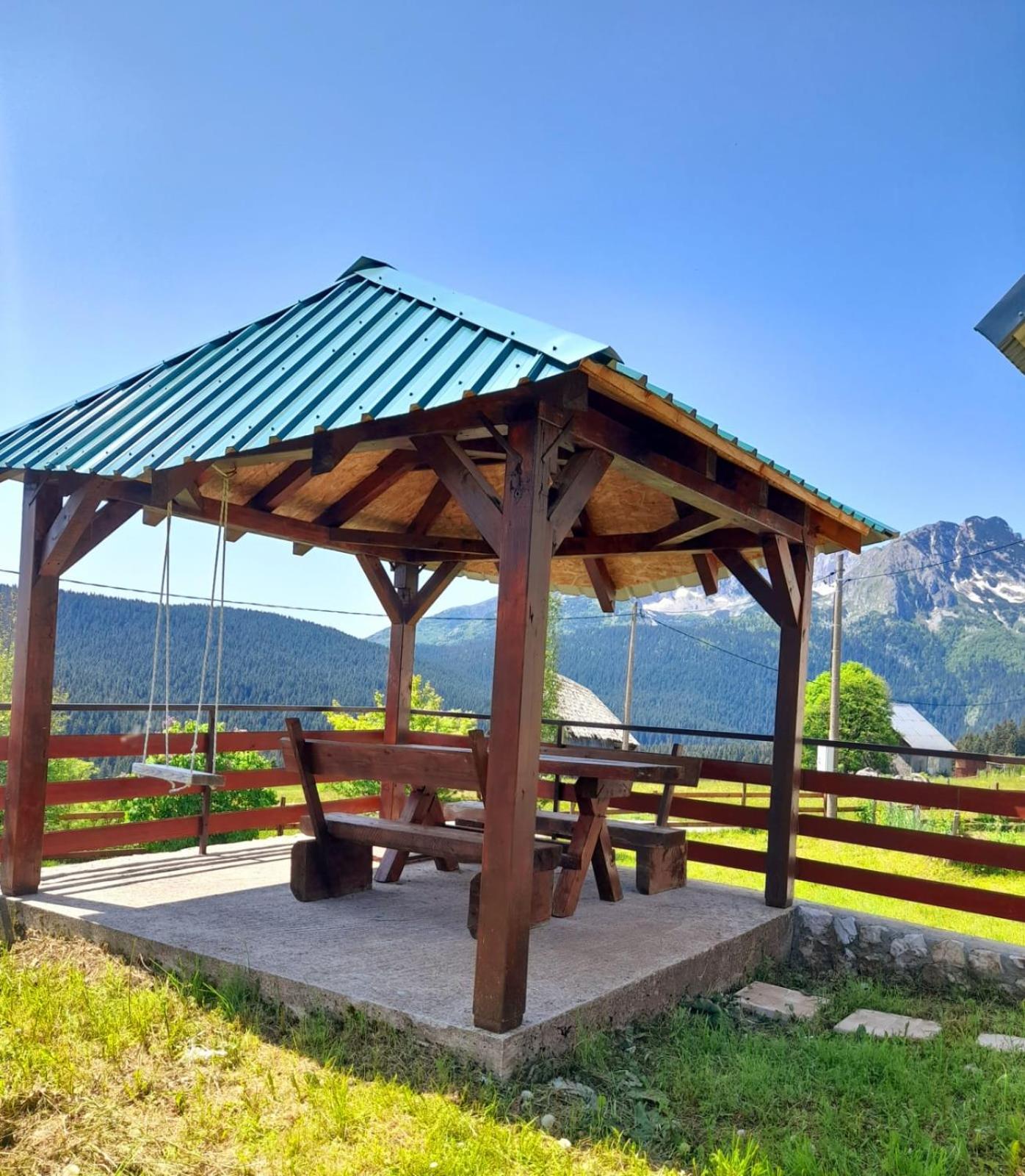 DURMITOR APARTMAN Pitomine view 2