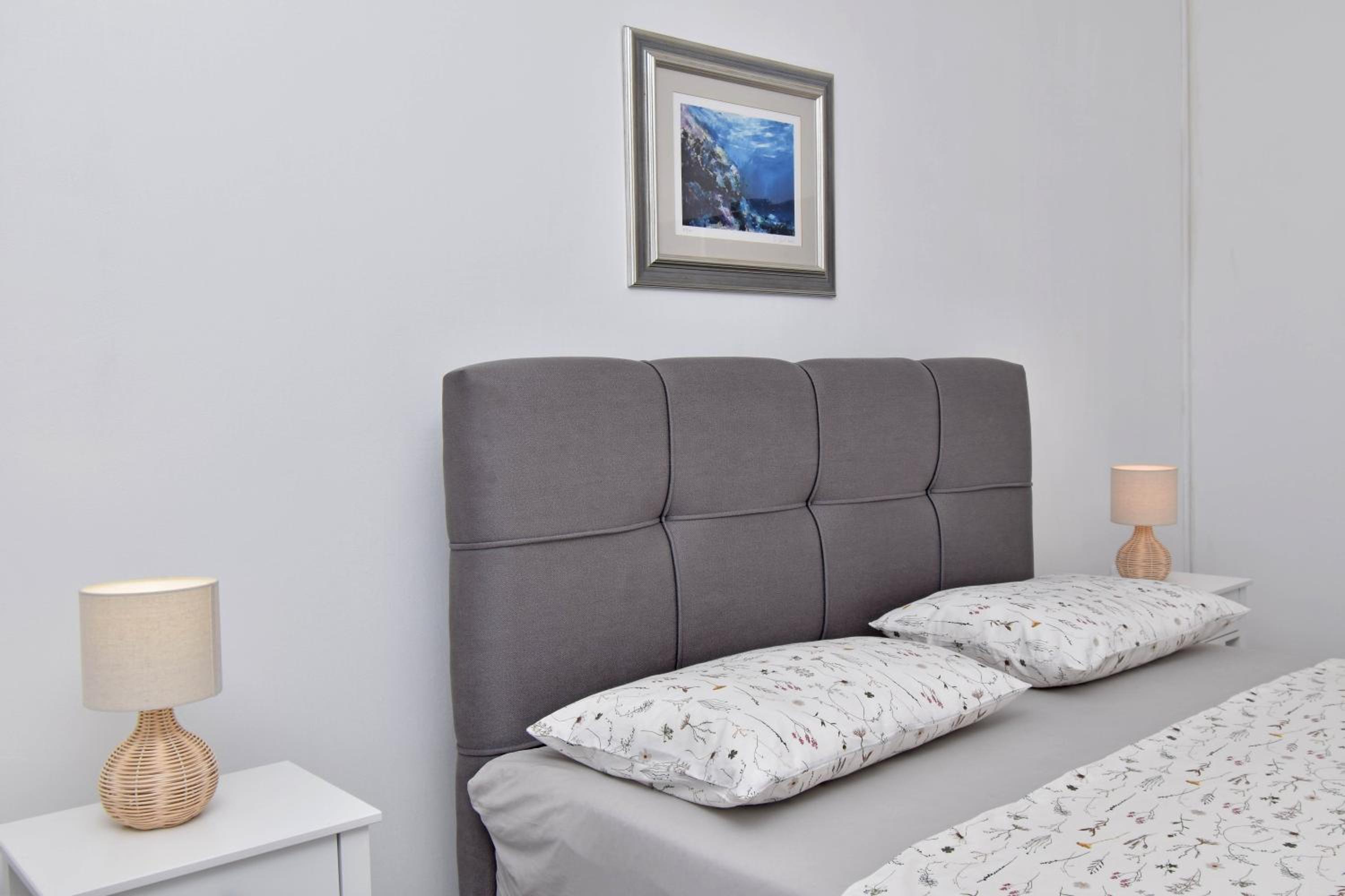 Sunny room photo 5