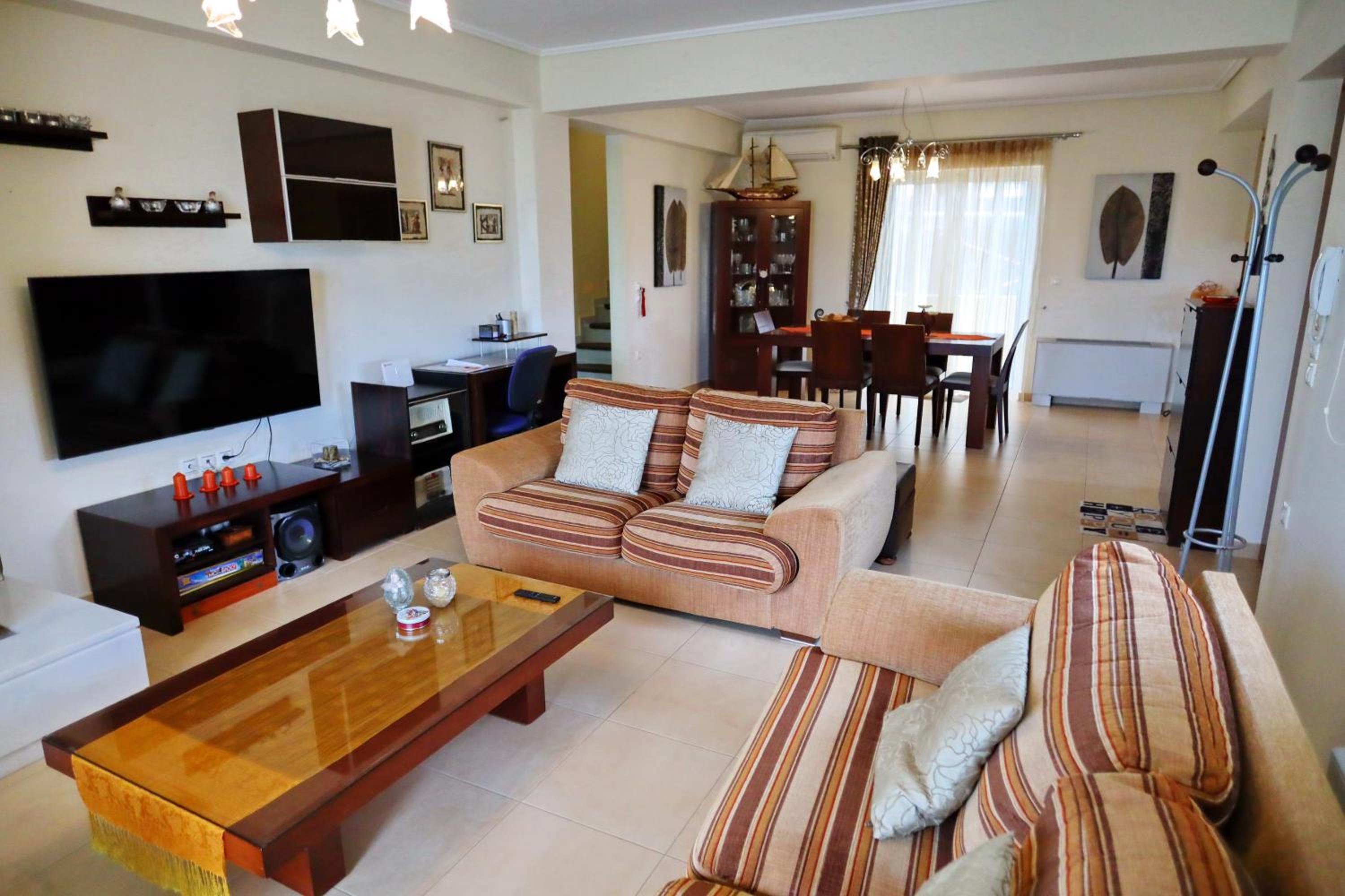 Fou's luxury apartment view 5