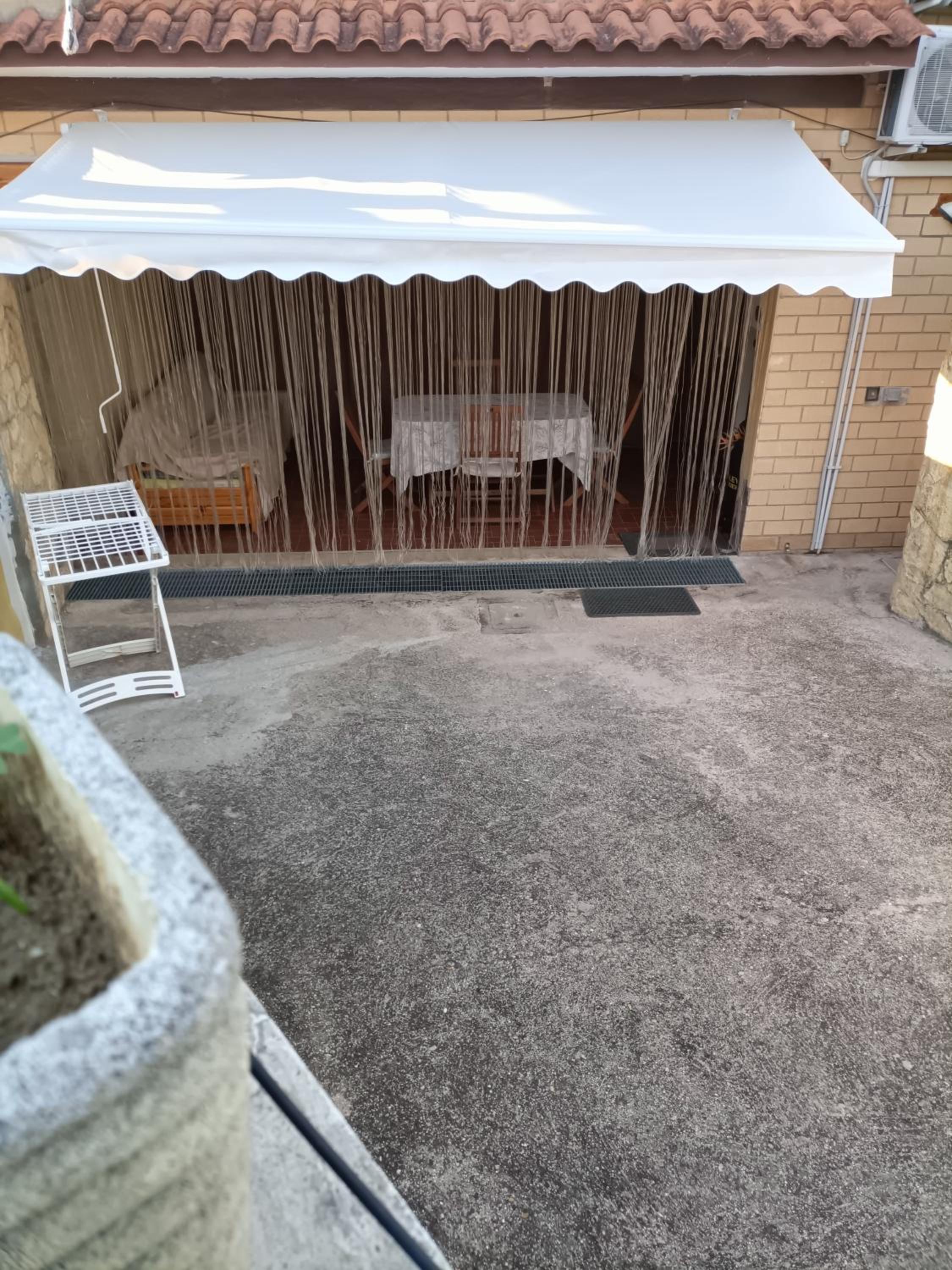 VILLA GIULIANA stanze con bagno interno in Villa a 350 mt spiaggia libera Lido delle Sirene view 5