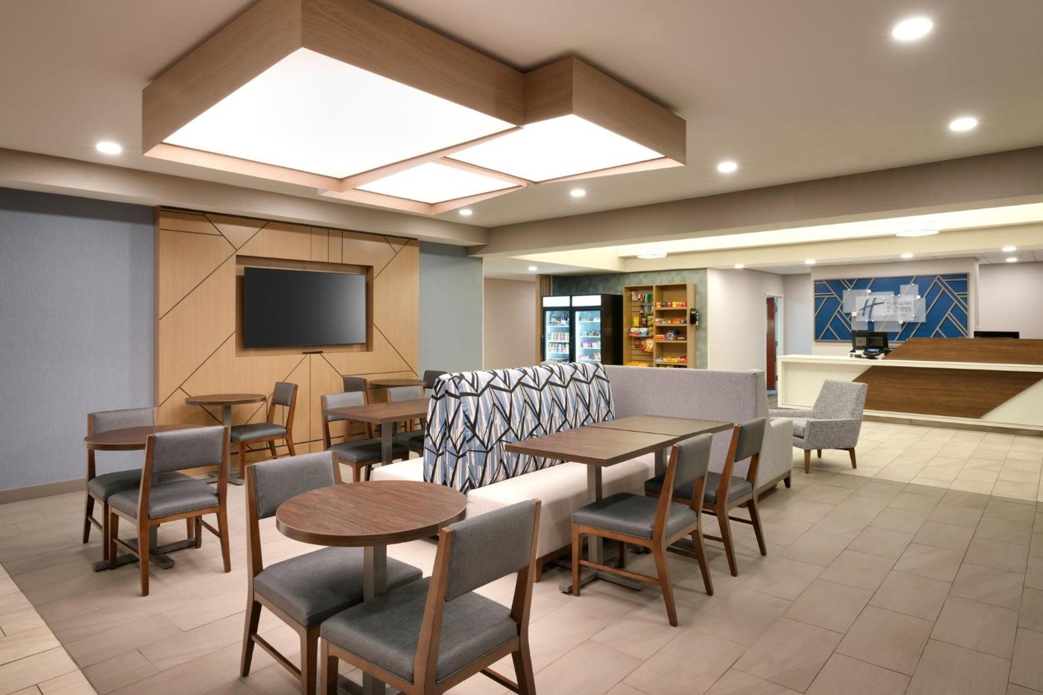 Helena Vacations - Holiday Inn Express and Suites Helena, an IHG Hotel - Property Image 6