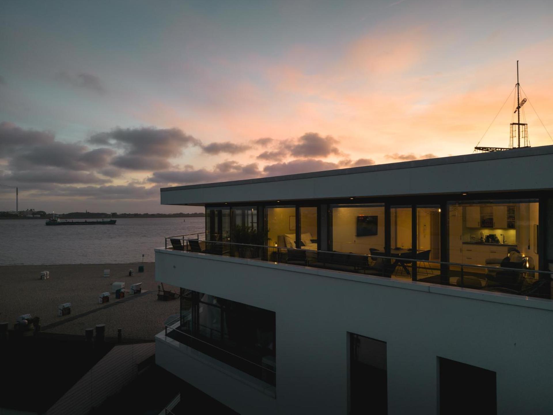 Bheaven I Marina Premium Apartment