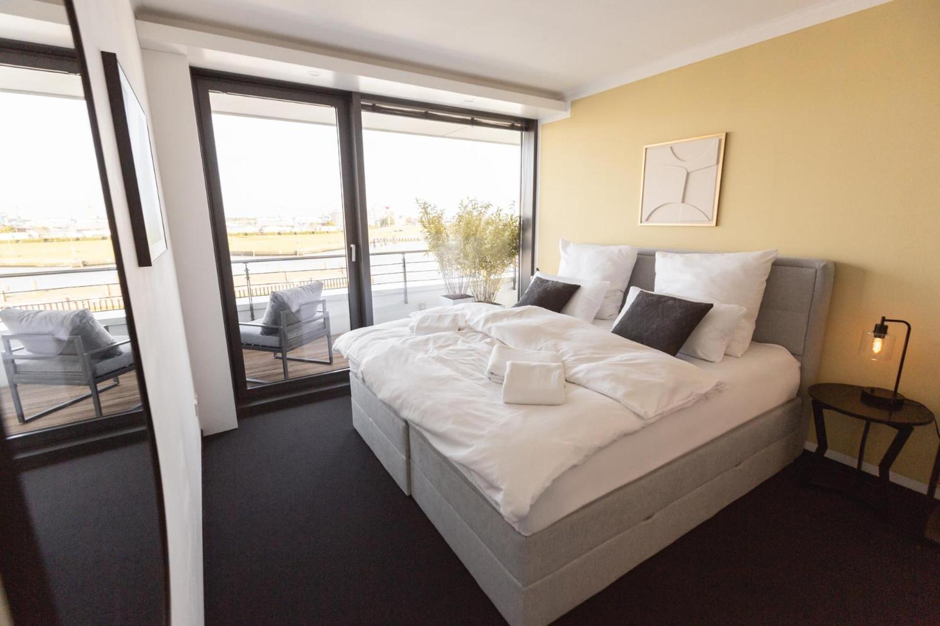 Bheaven I Marina Premium Apartment