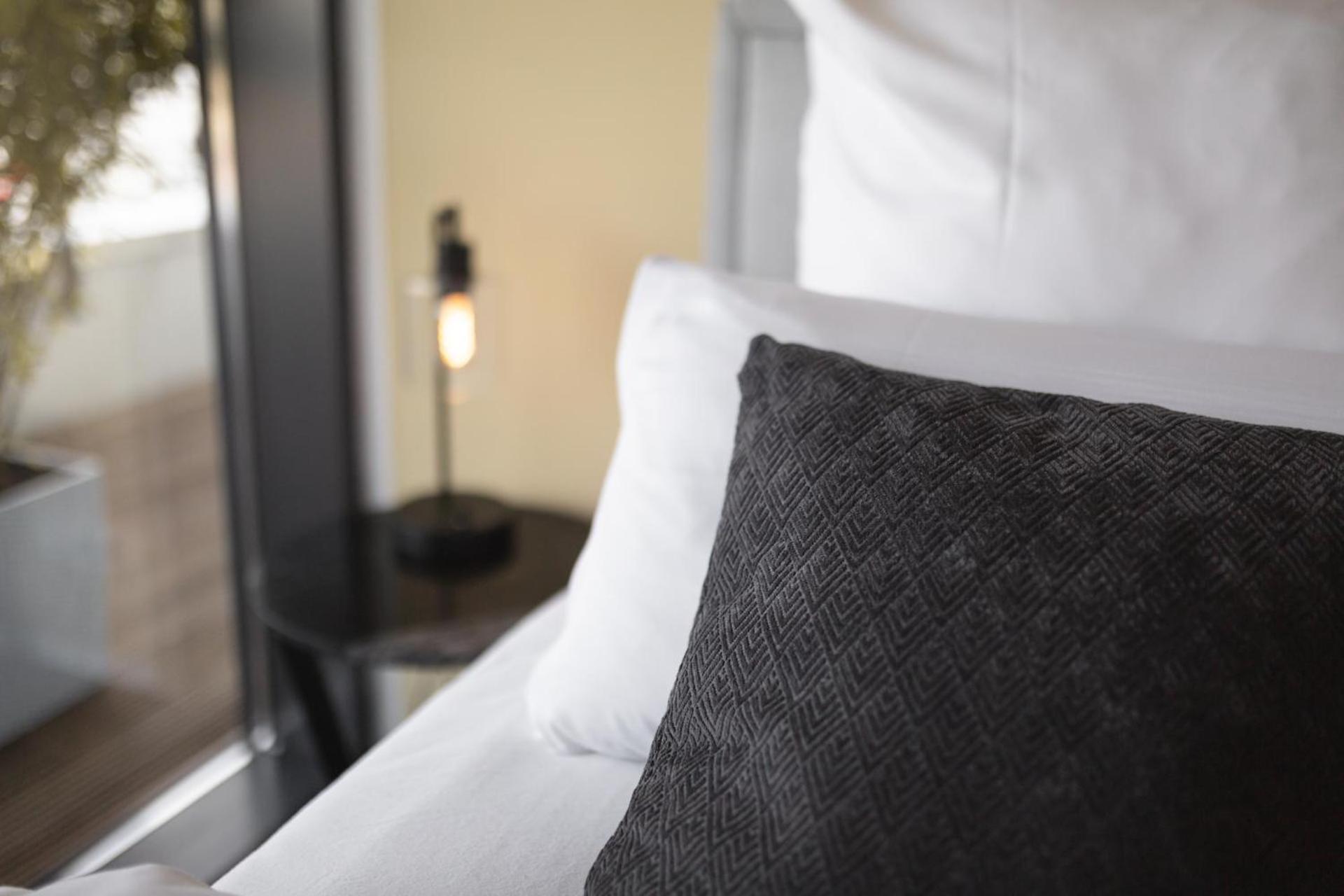 Bheaven I Marina Premium Apartment