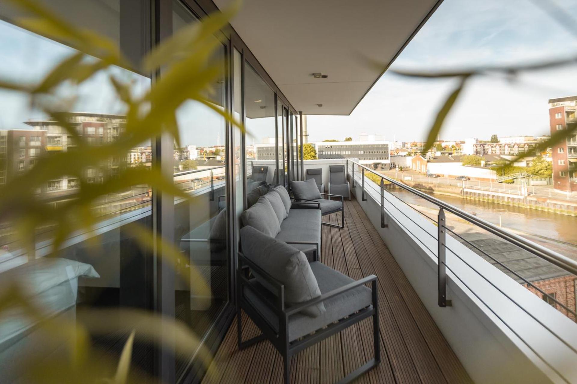 Bheaven I Marina Premium Apartment