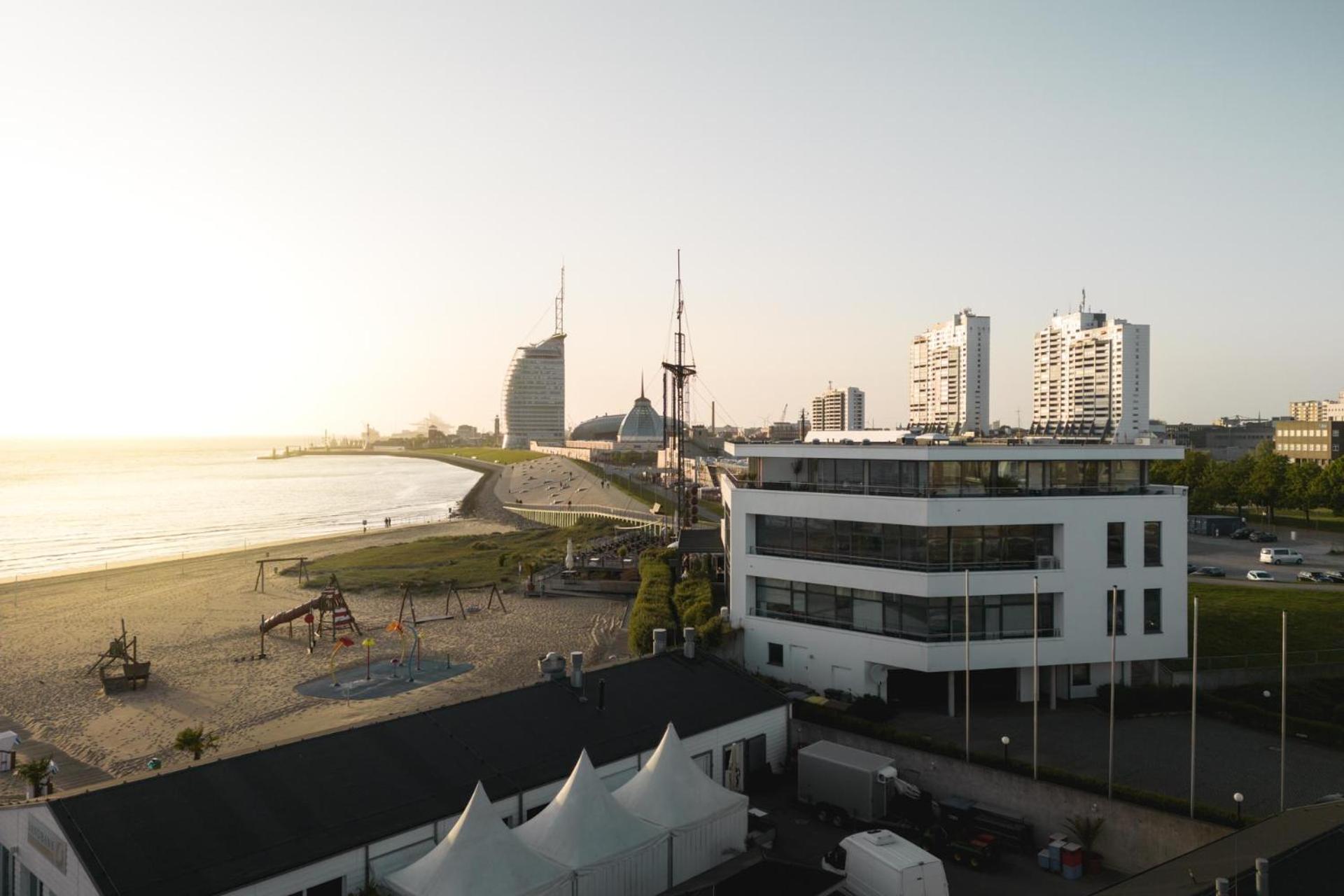 Bheaven I Marina Premium Apartment