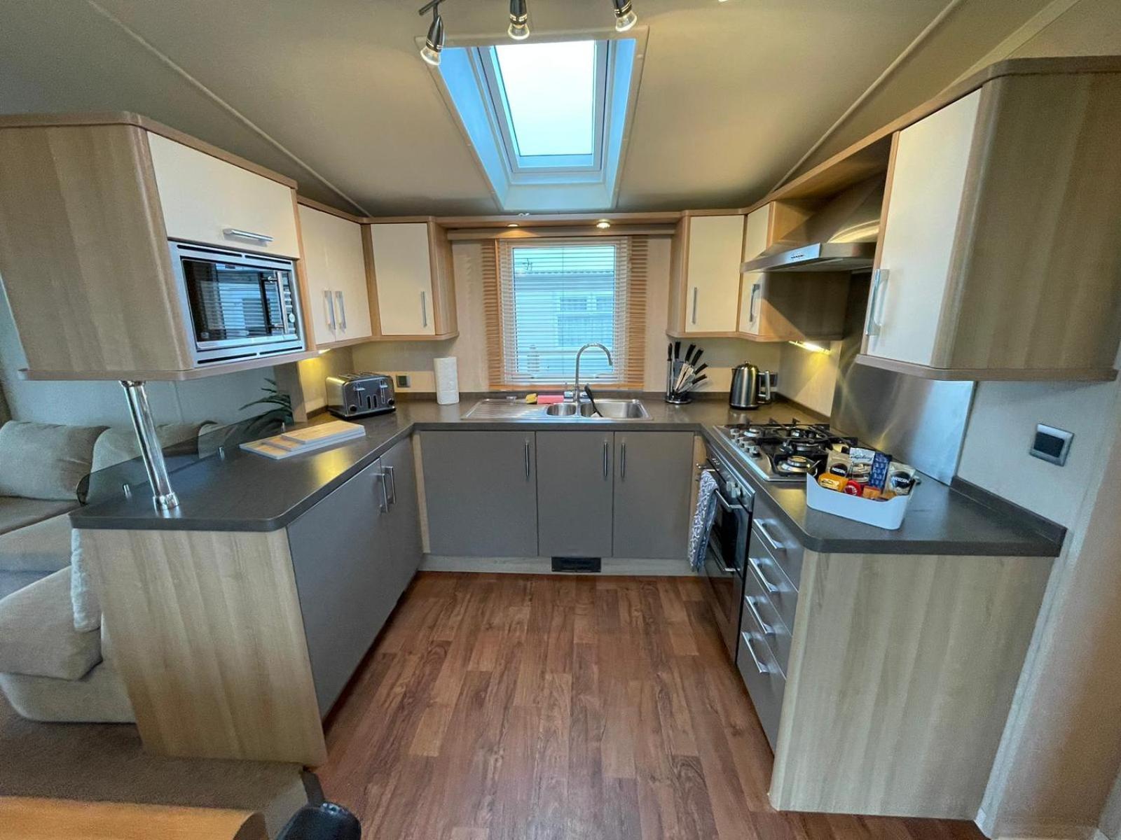 Millfields Holiday Park - Diamond Deluxe - Coastal Caravan Breaks view 4