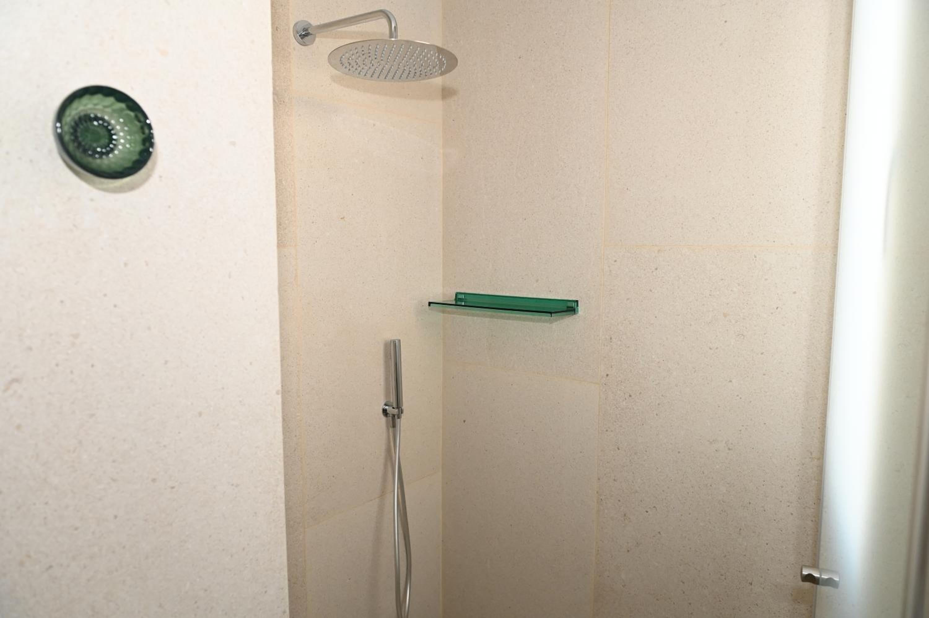 Lebum Apartments & Suites