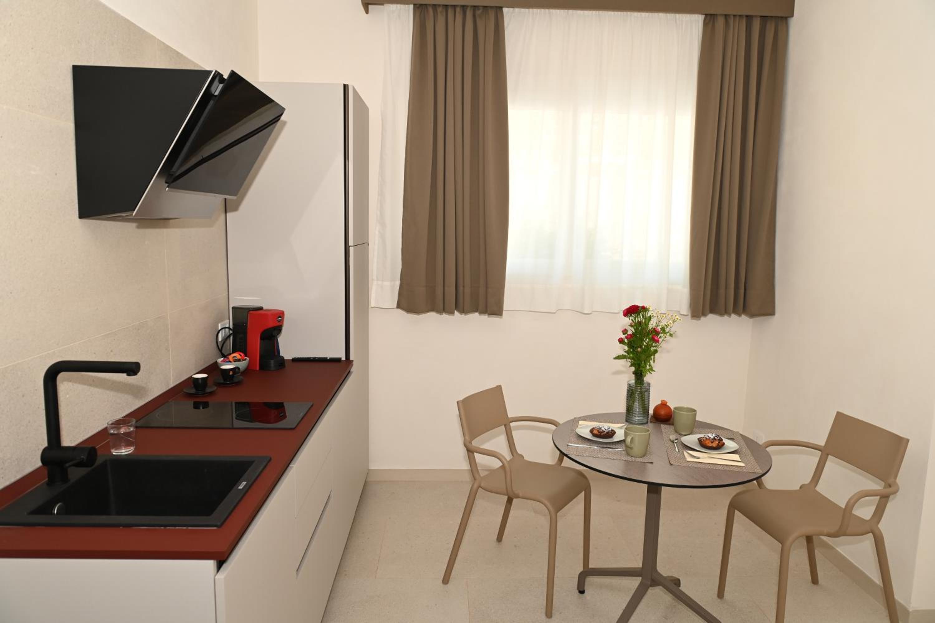 Lebum Apartments & Suites